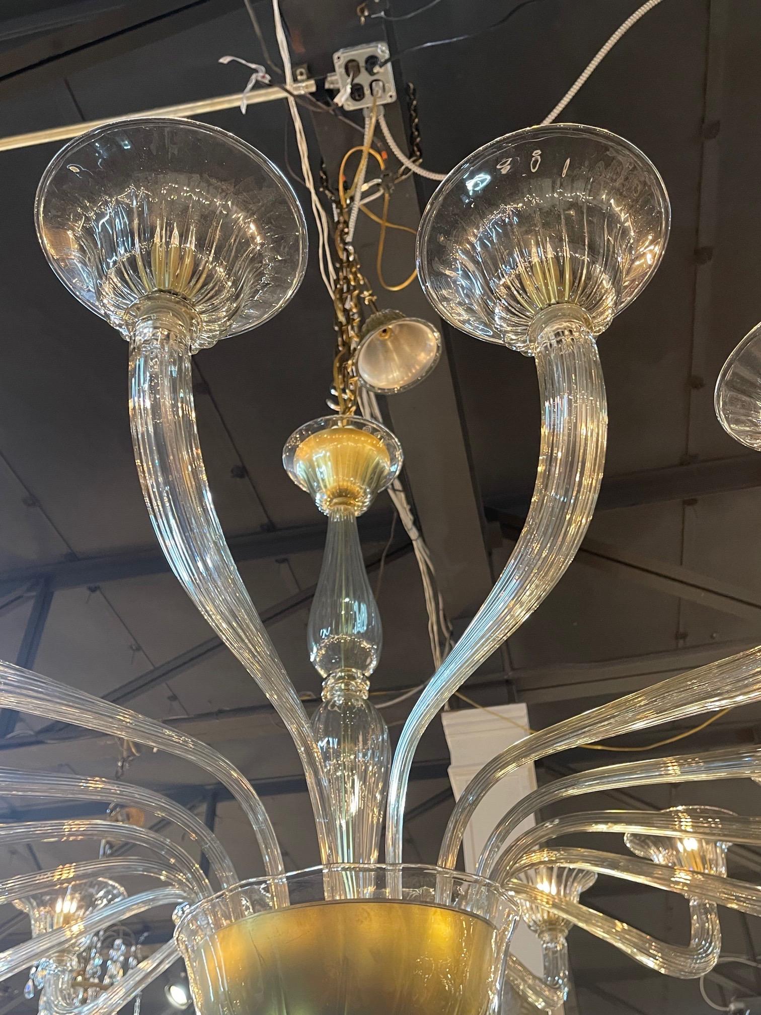 Moderner, großformatiger Muranoglas-Kronleuchter mit 16 Lichtern im Zustand „Gut“ im Angebot in Dallas, TX