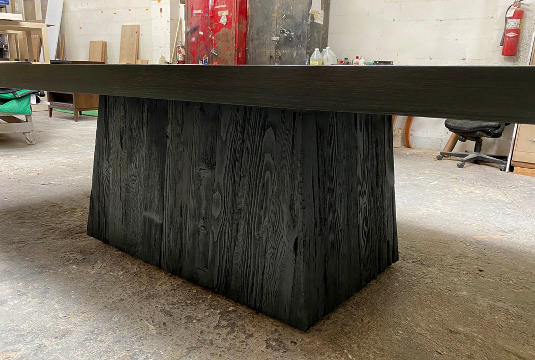 Large Scale Modern Rustic Table by Dos Gallos In New Condition For Sale In Los Angeles, CA
