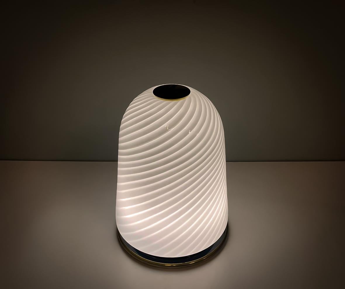 Large Scale Pair of Murano Opaline Glass Table Lamps by Vetri In Excellent Condition For Sale In Las Vegas, NV