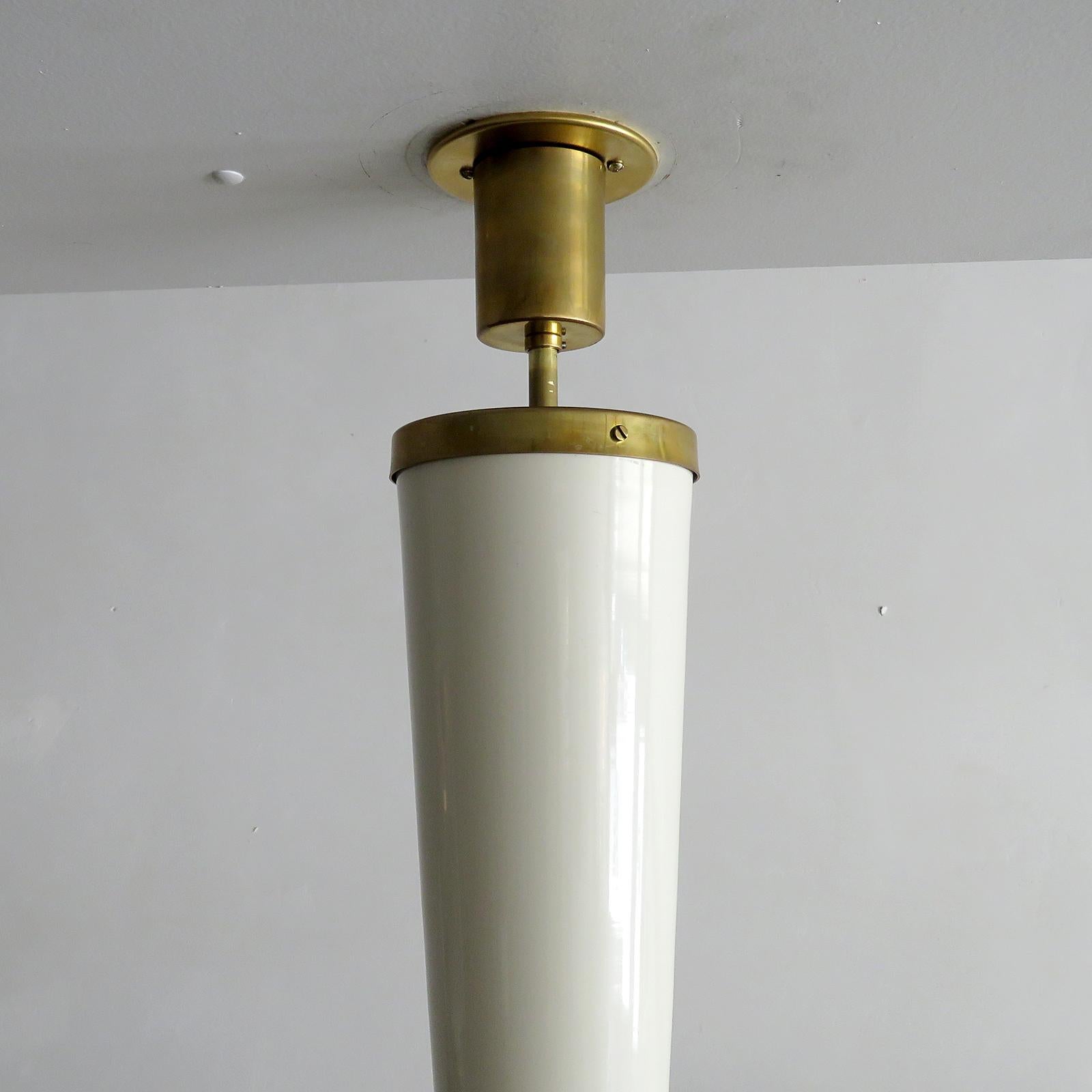 Metà XX secolo Lampada a sospensione di grandi dimensioni di Lumen Milano, 1950 in vendita