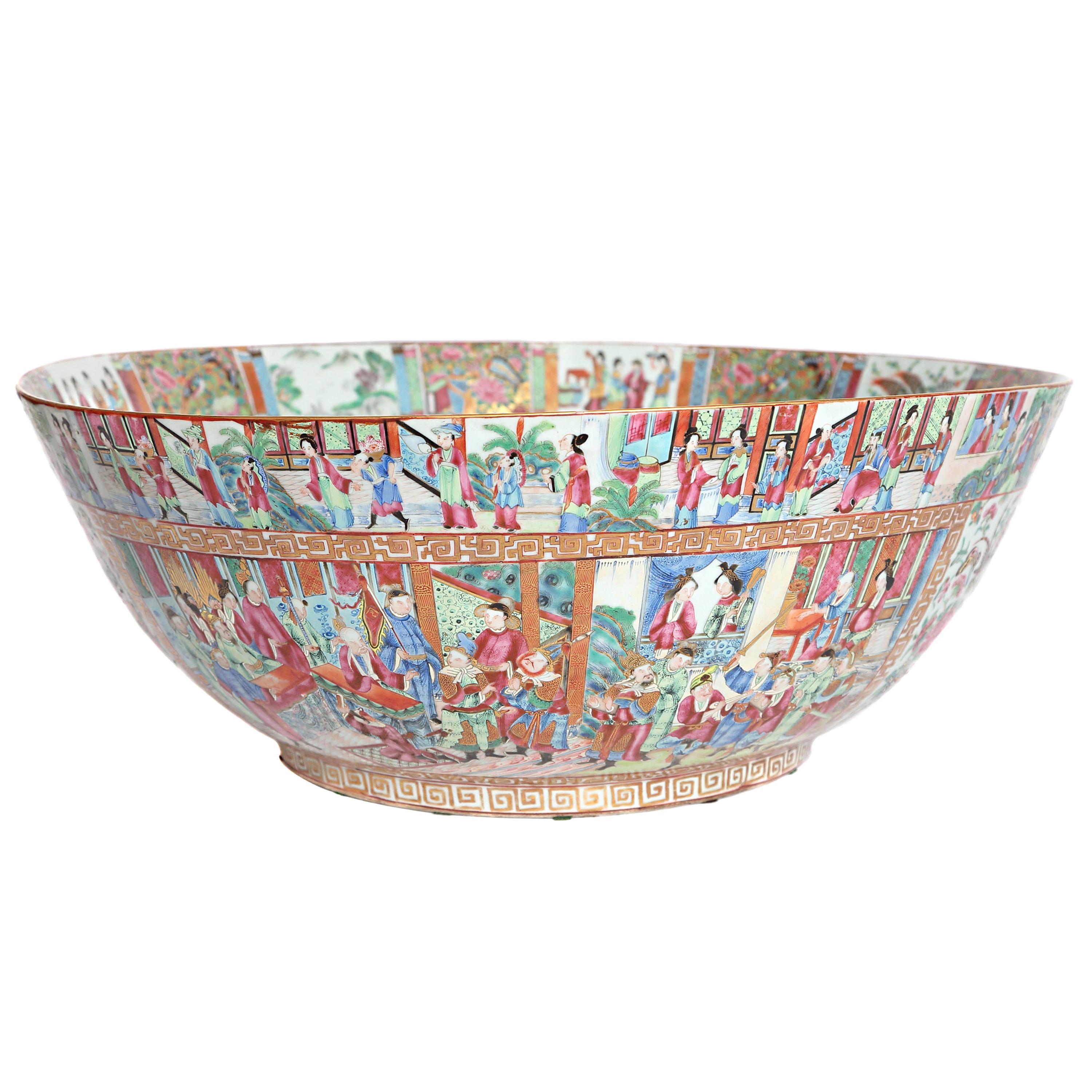 Large Scale Punch Bowl / Chinese Export Rose Medallion