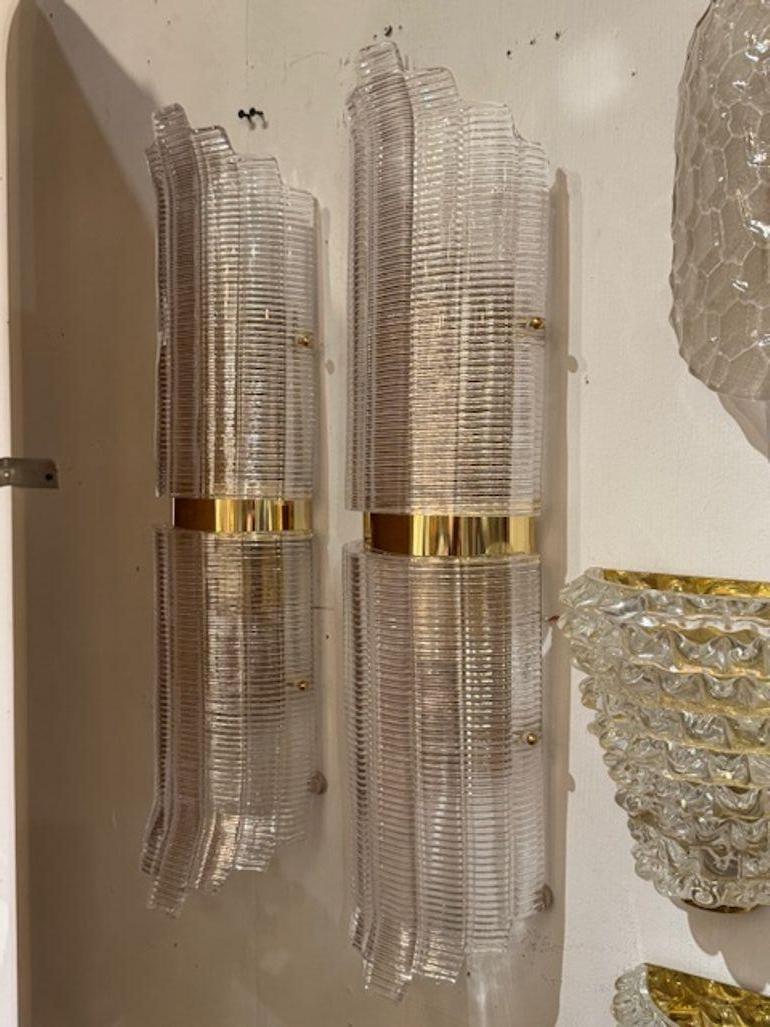 Große gerippte Murano-Glas und Messing Rohr Form Wandleuchter im Zustand „Gut“ im Angebot in Dallas, TX