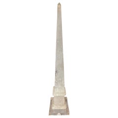 Obelisco de cristal de roca a gran escala