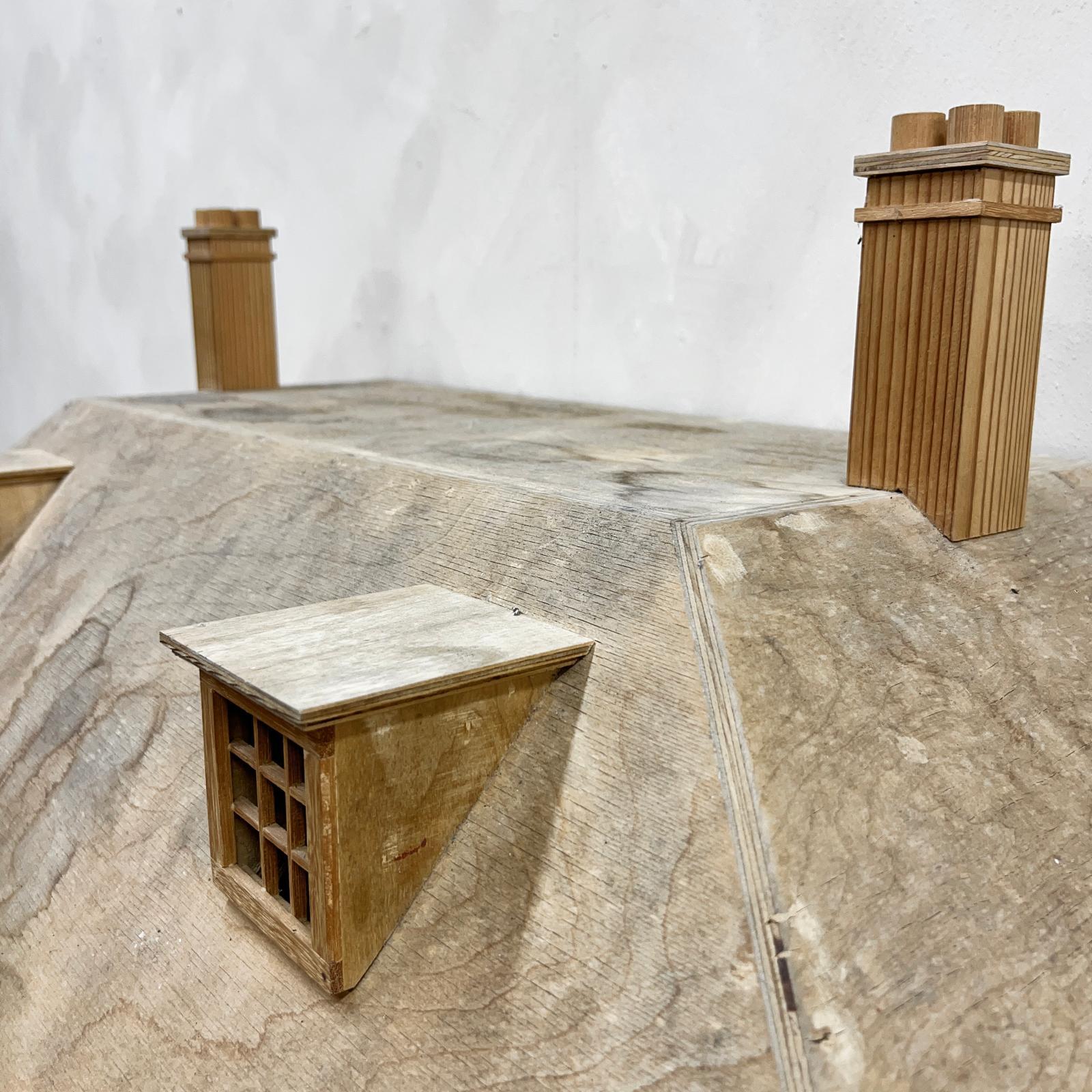 Large Scale, Scratch Built Wooden Georgian House In Good Condition In Southampton, GB
