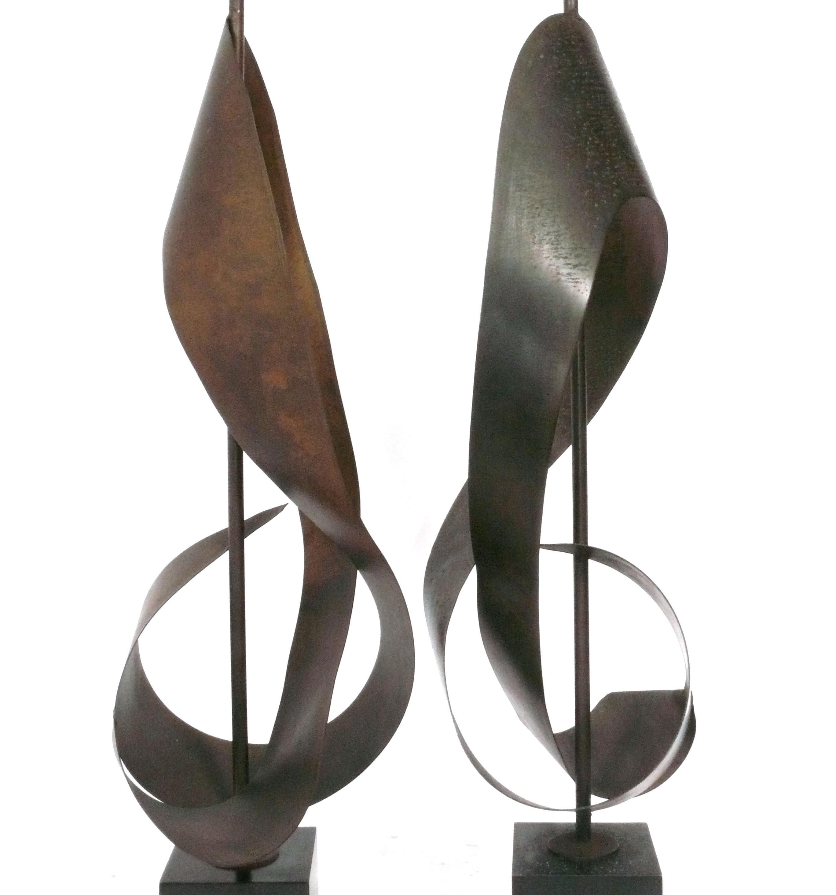 Américain Lampes sculpturales à grande échelle de Harry Balmer pour Laurel en vente