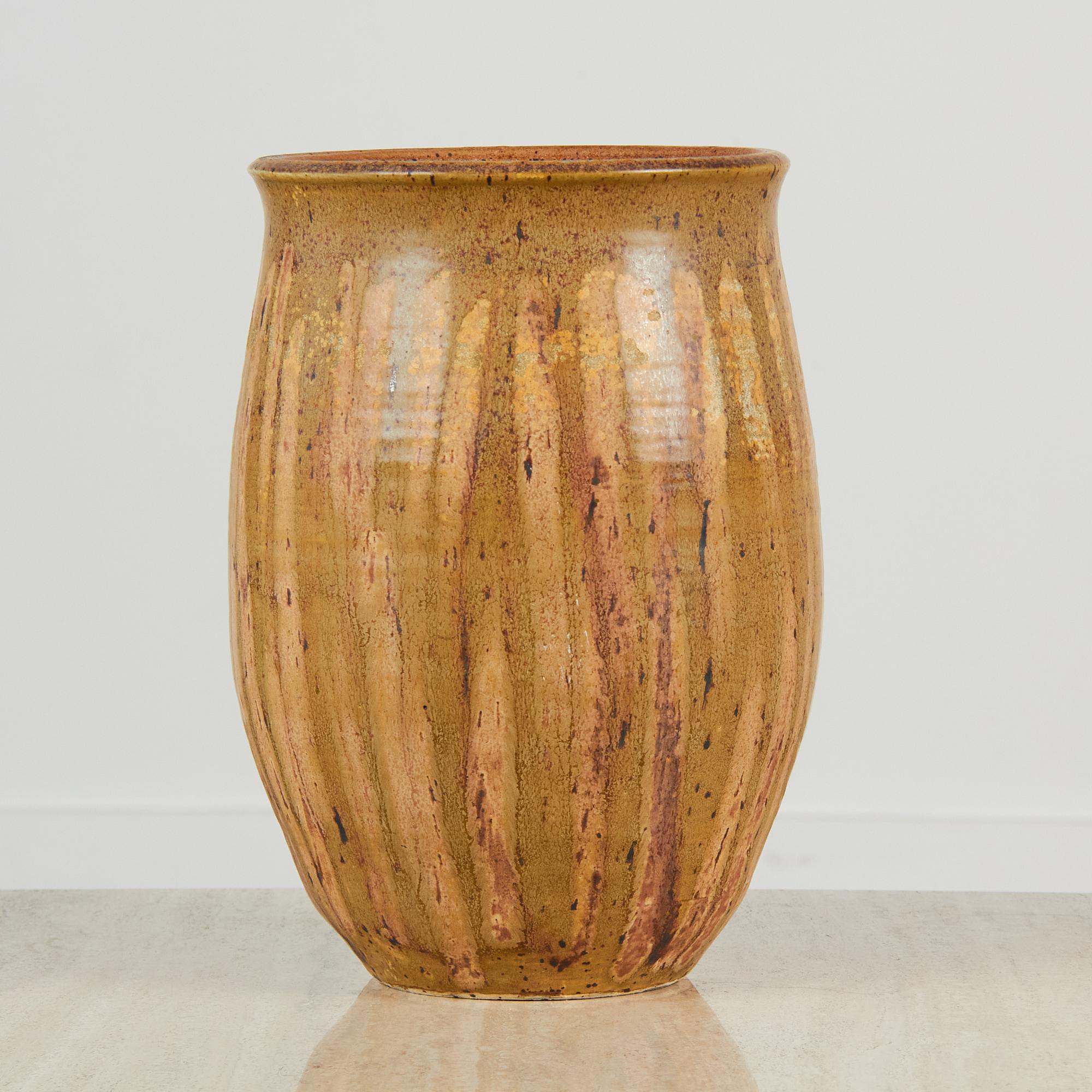 Mid-Century Modern Vase en céramique d'atelier à grande échelle en vente