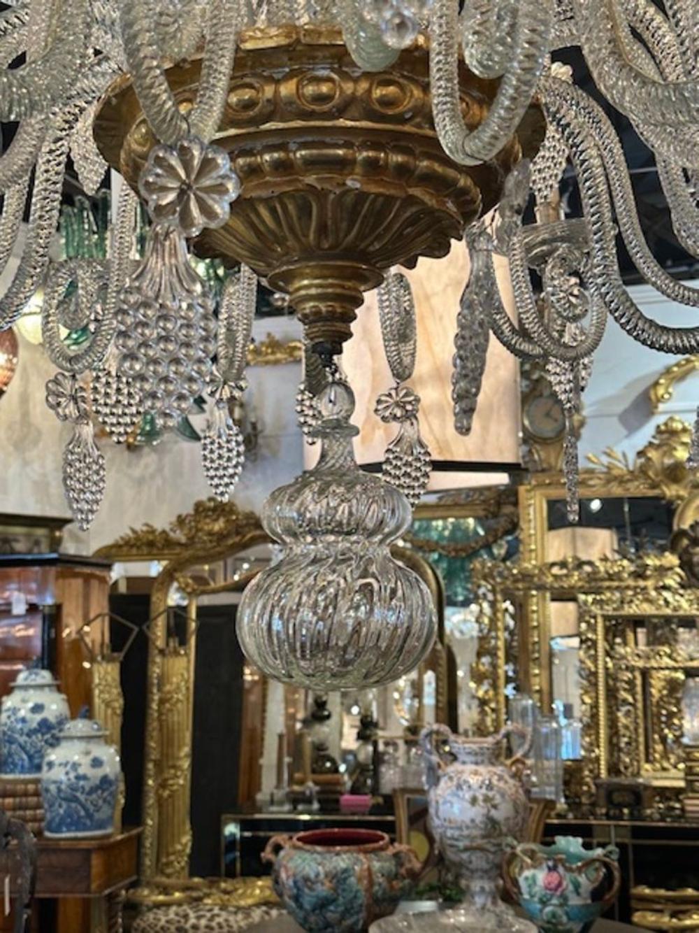 Metà XIX secolo Lampadario in vetro veneziano di grandi dimensioni in vendita