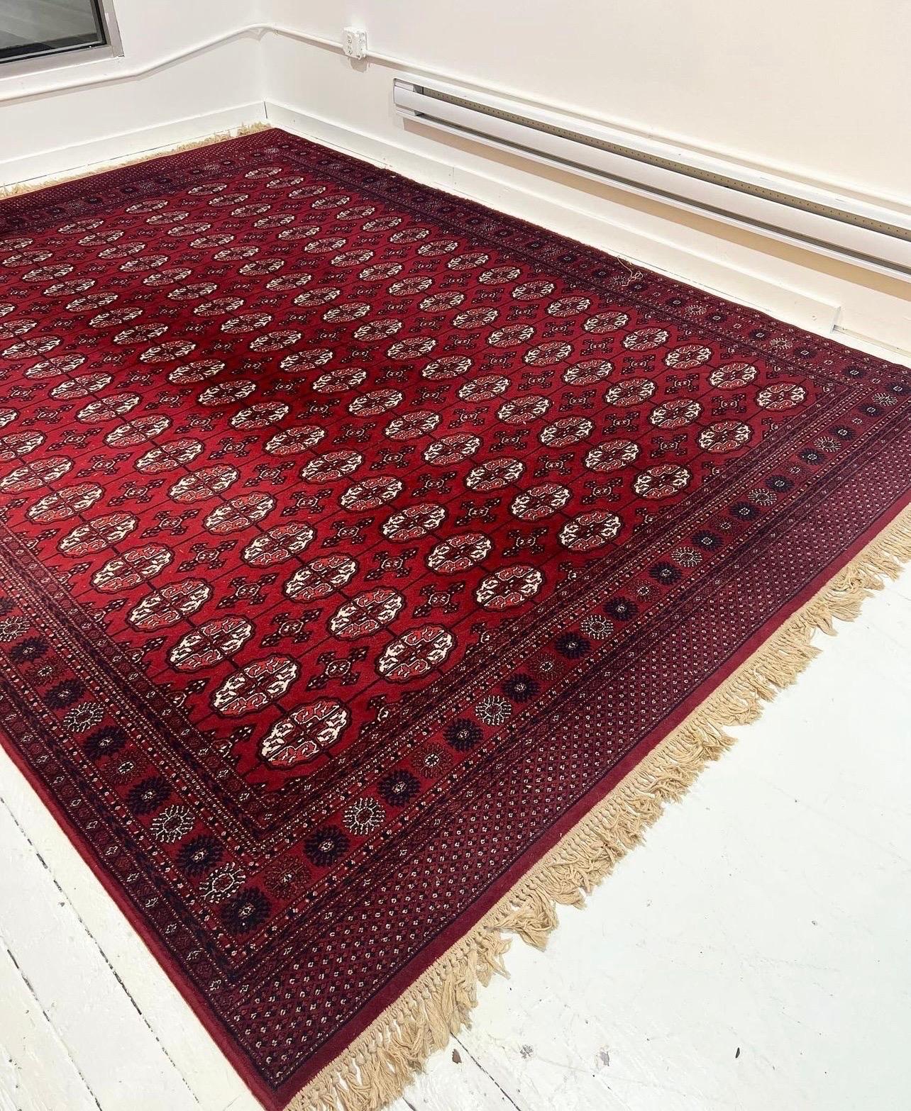 Mid-Century Modern Large Scale Vintage Couristan Oriental Weave Design Rug  For Sale