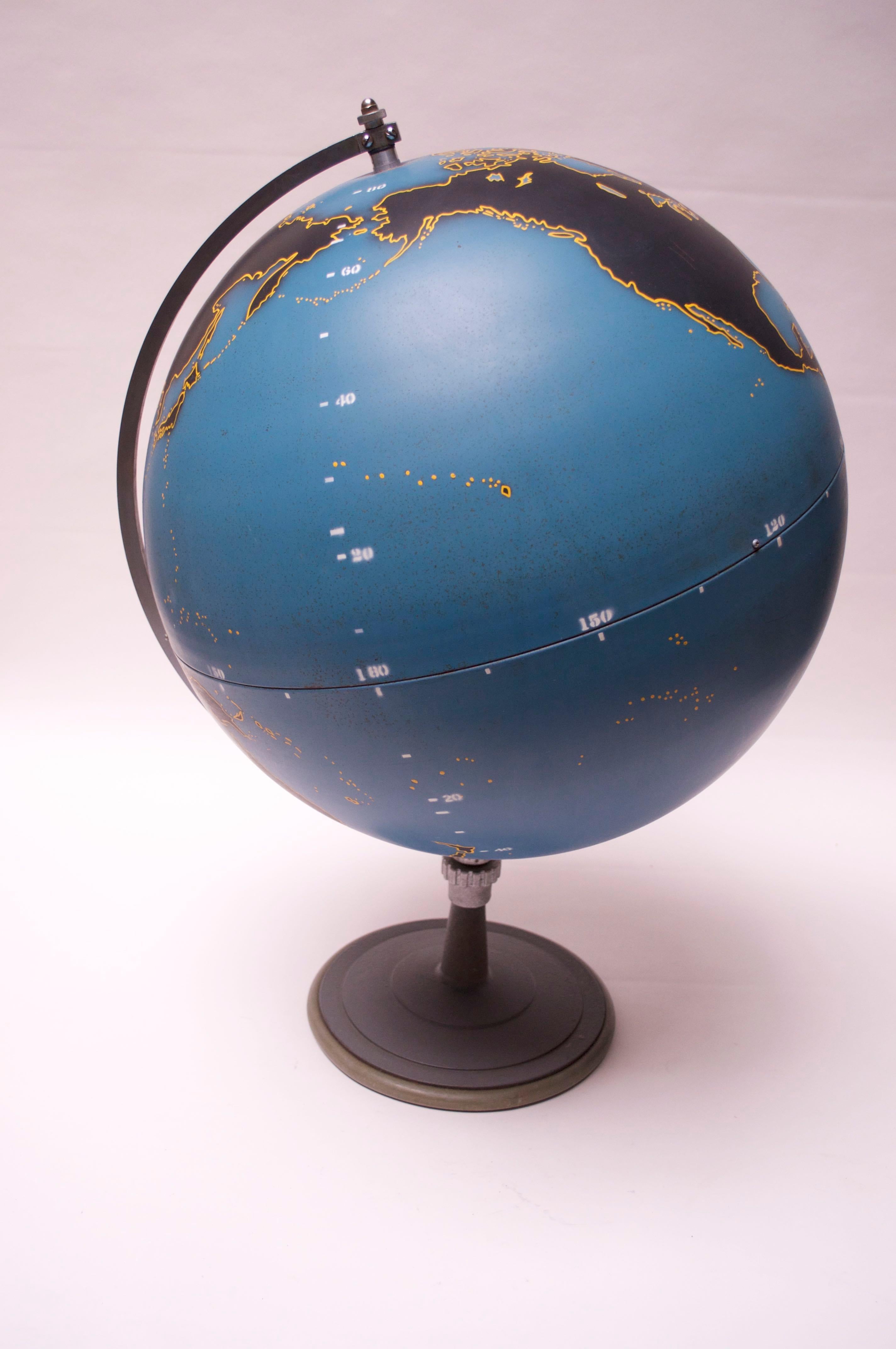 are globes to scale