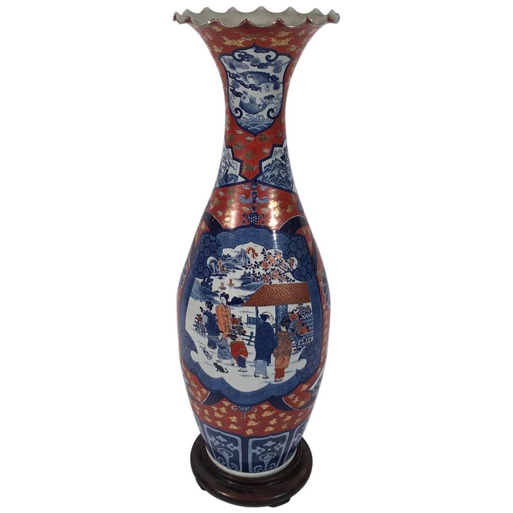 Large Scalloped Edge Porcelain Imari Palace Vase