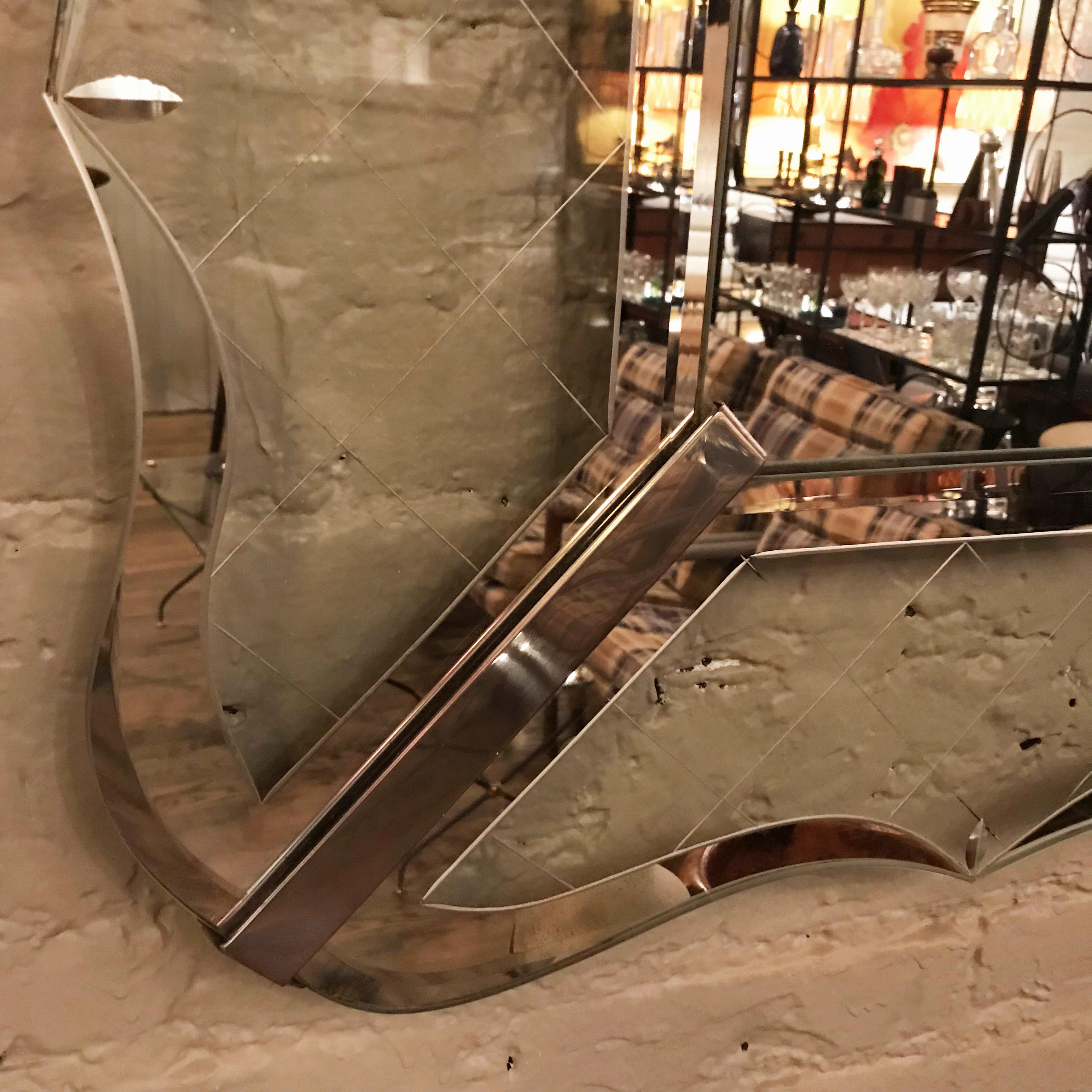Large Scalloped Glass Frame Venetian Mirror In Good Condition In Brooklyn, NY