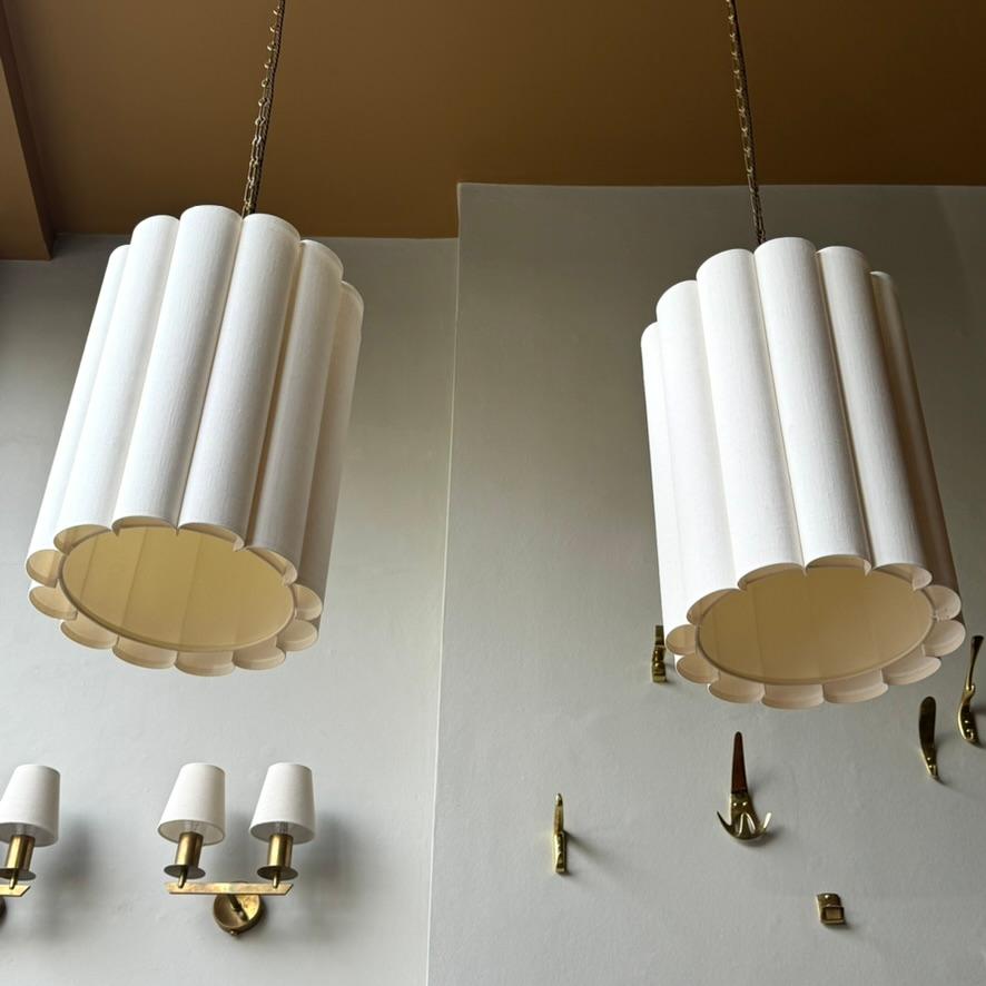 Mid-Century Modern Large Scalloped Pendant Light, Italy, 1960s For Sale