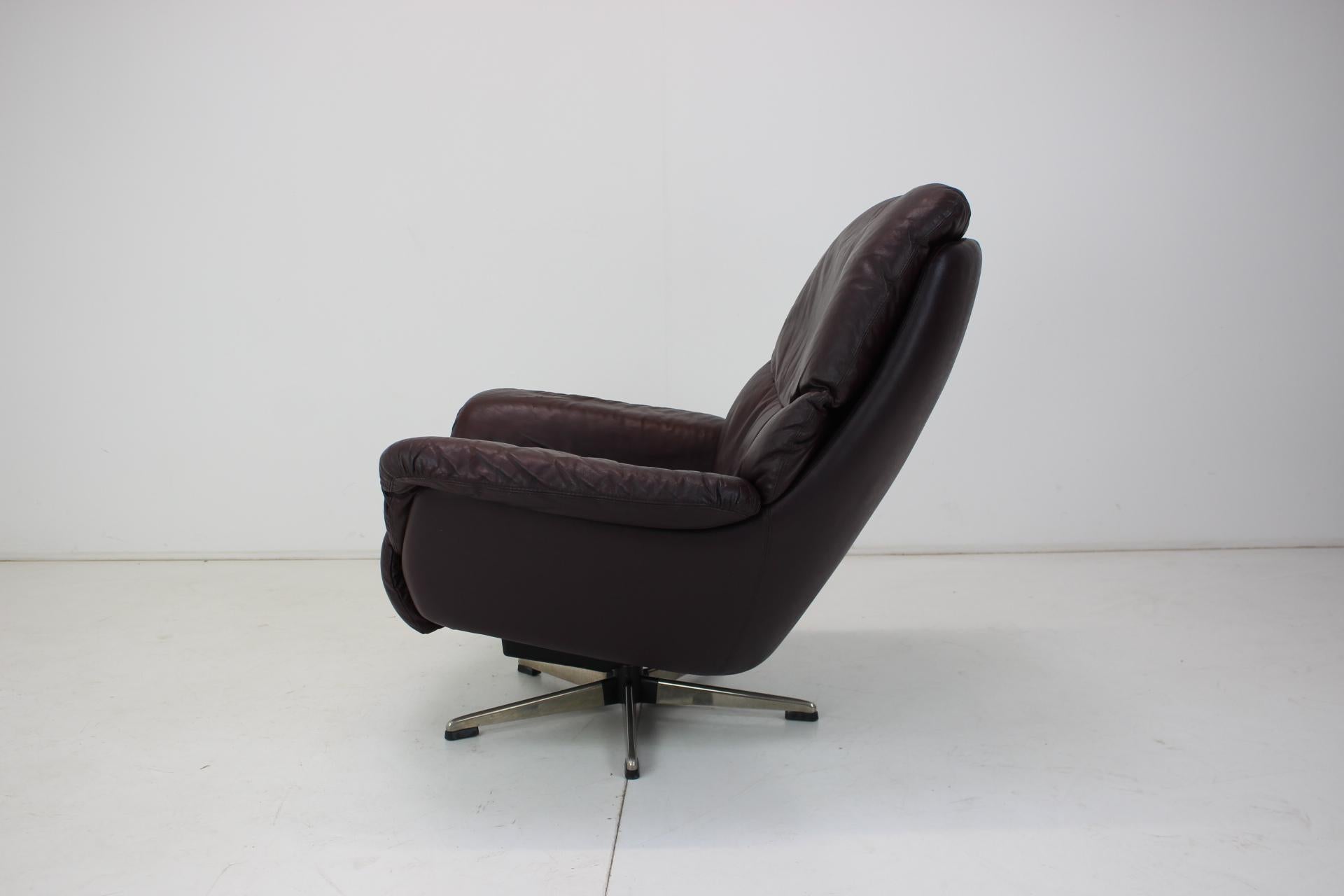 Finnish Large Scandinavian Adjustable Leather Armchair by Peem, 1970s, Finland For Sale