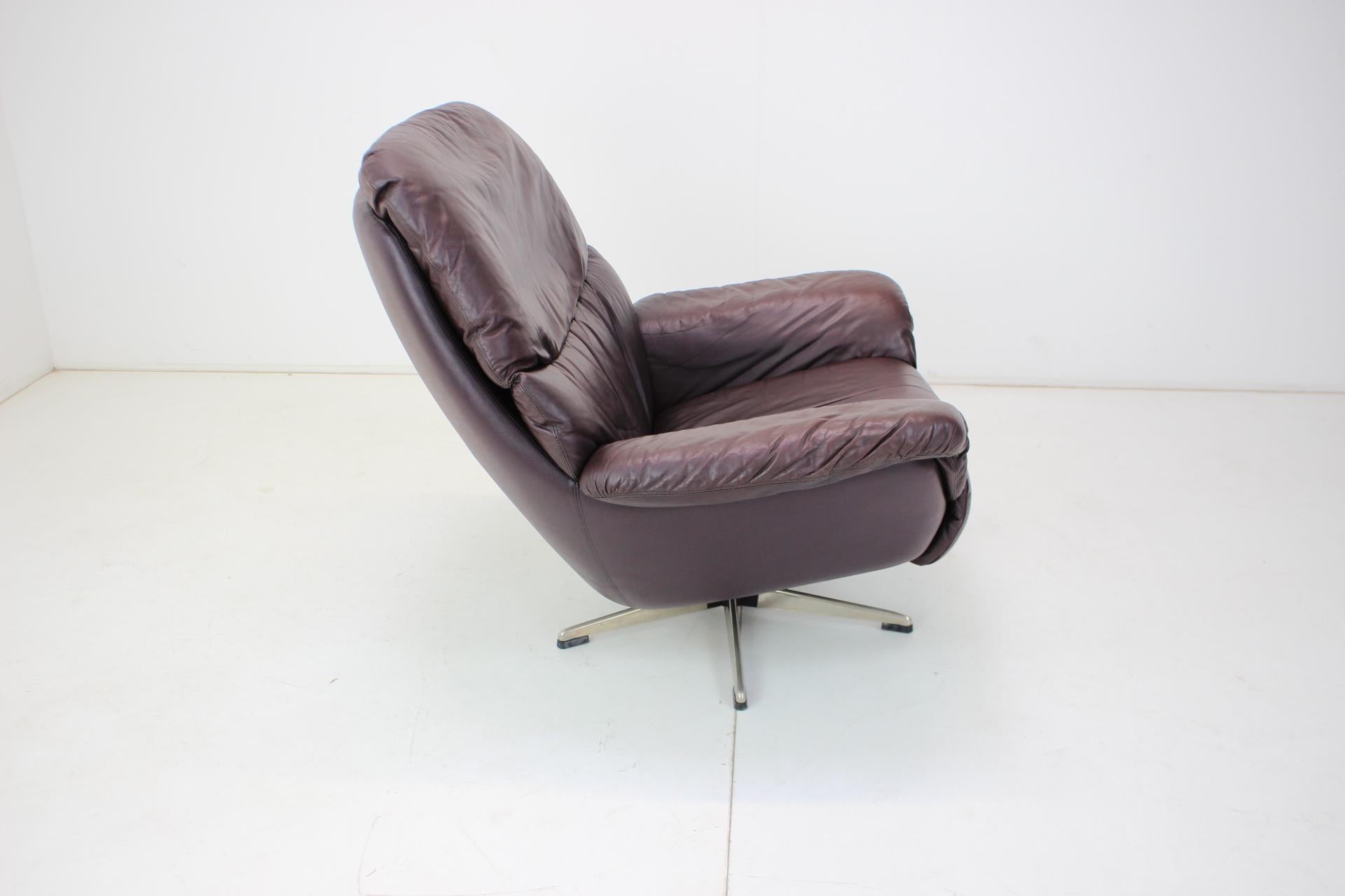 Gran sillón escandinavo de cuero ajustable de Peem, años 70, Finlandia finales del siglo XX en venta