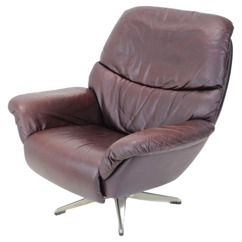 Large Scandinavian Adjustable Leather Armchair by Peem, 1970s, Finland For Sale