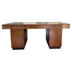 Großer skandinavischer Art-Déco-Schreibtisch im Stil von Jindrich Halabala