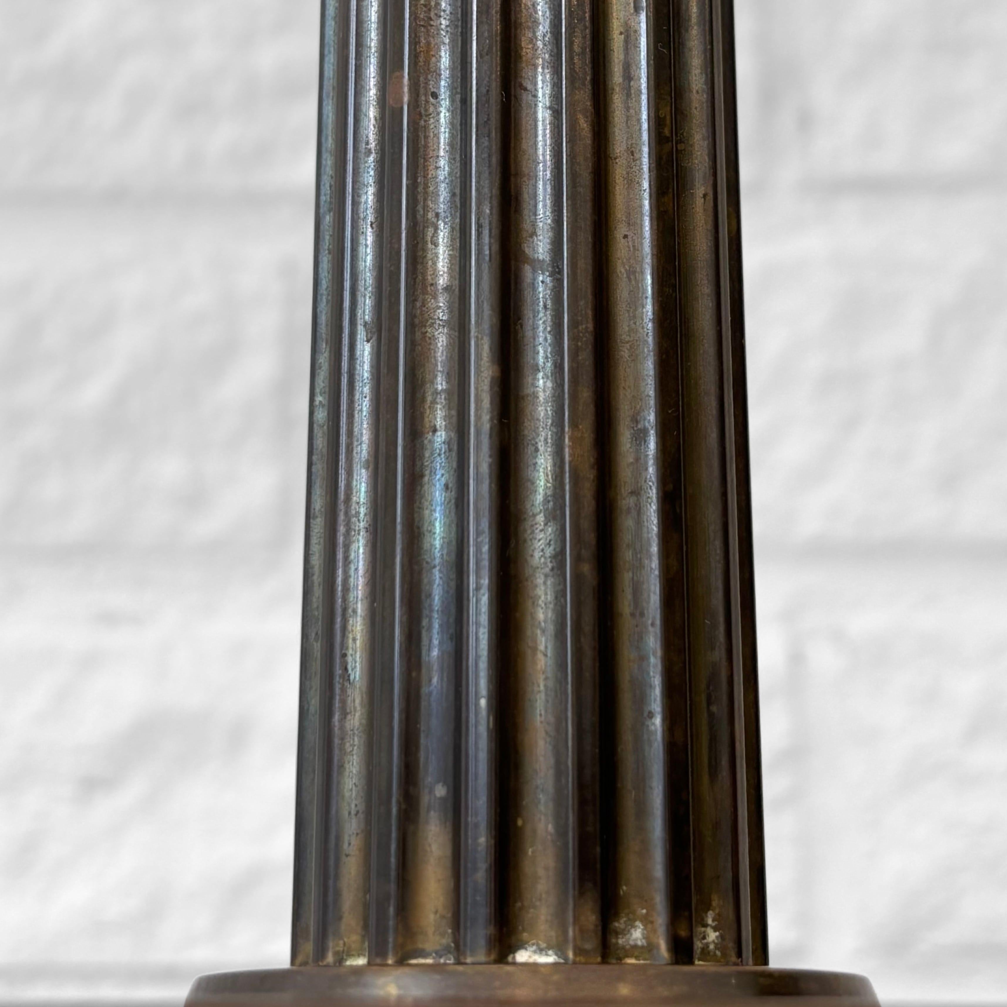 Grande lampe de table scandinave Art déco, laiton et acier, Suède, années 1920 en vente 5