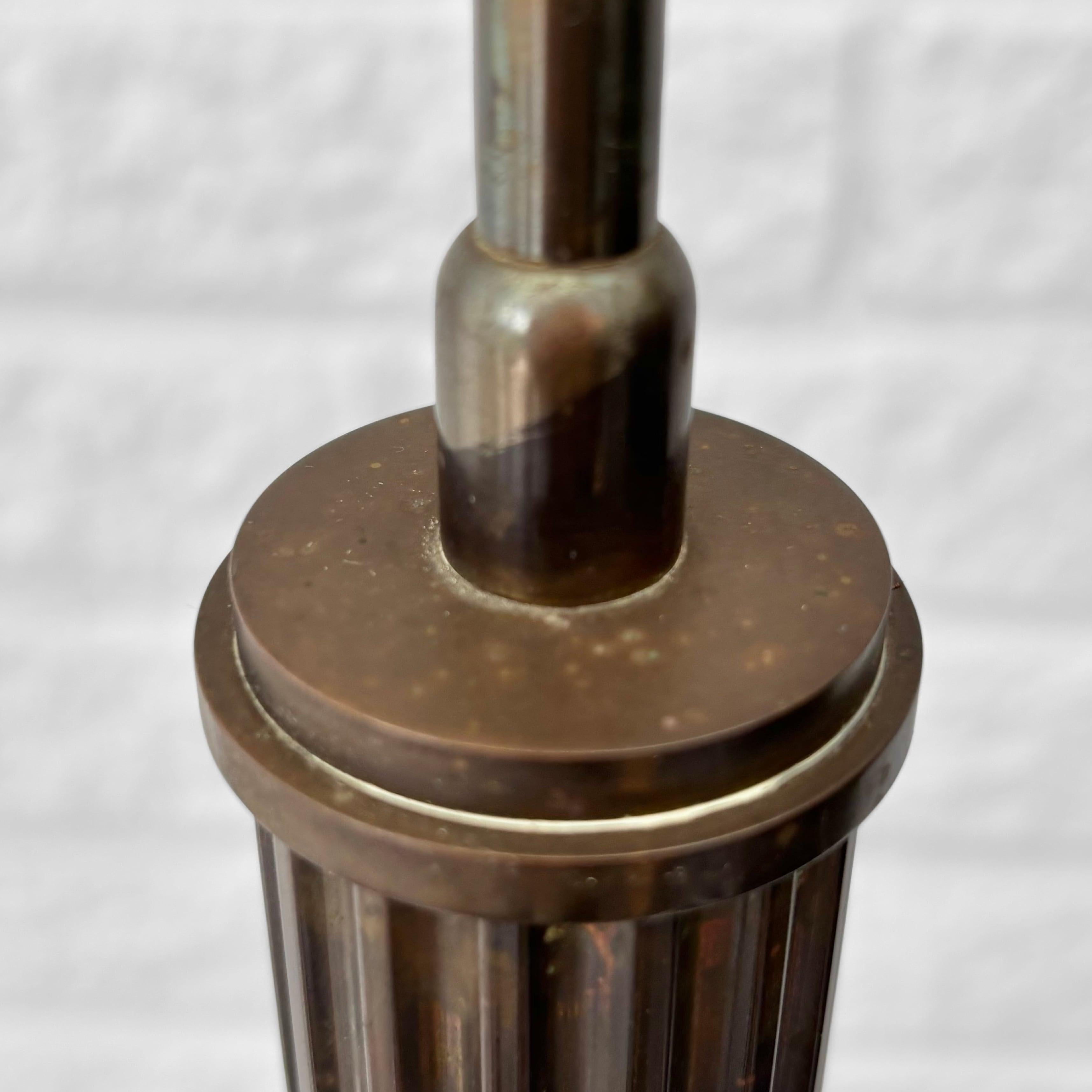 Grande lampe de table scandinave Art déco, laiton et acier, Suède, années 1920 en vente 6
