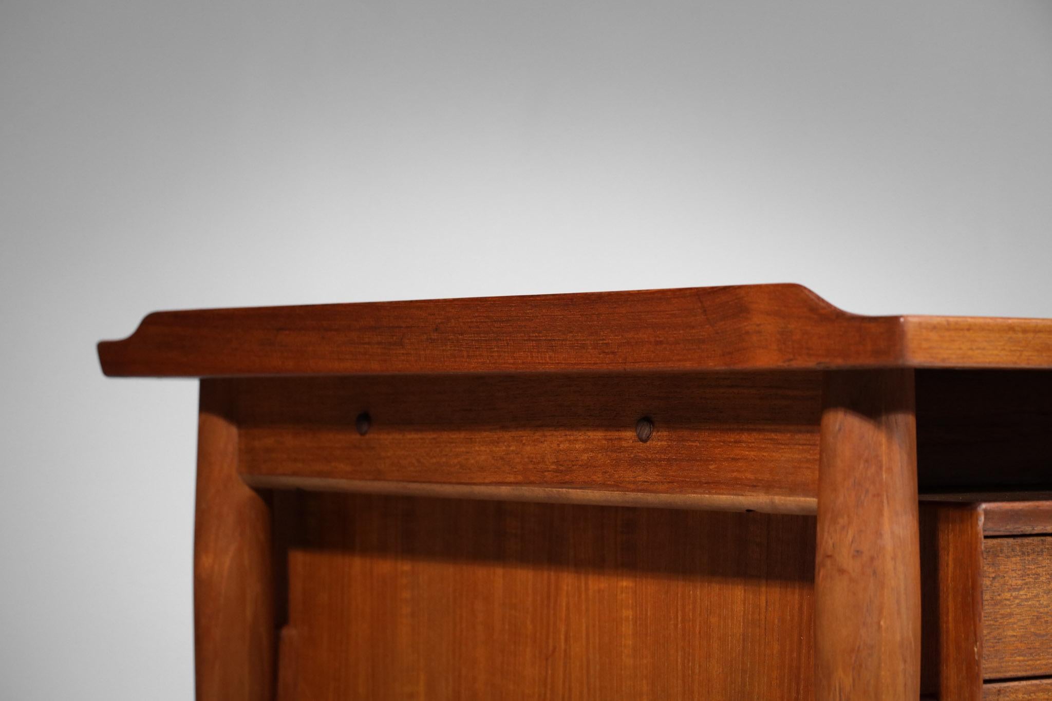 Large Scandinavian Desk by Danish Designer Arne Vodder in Teak Scandinavian E518 11