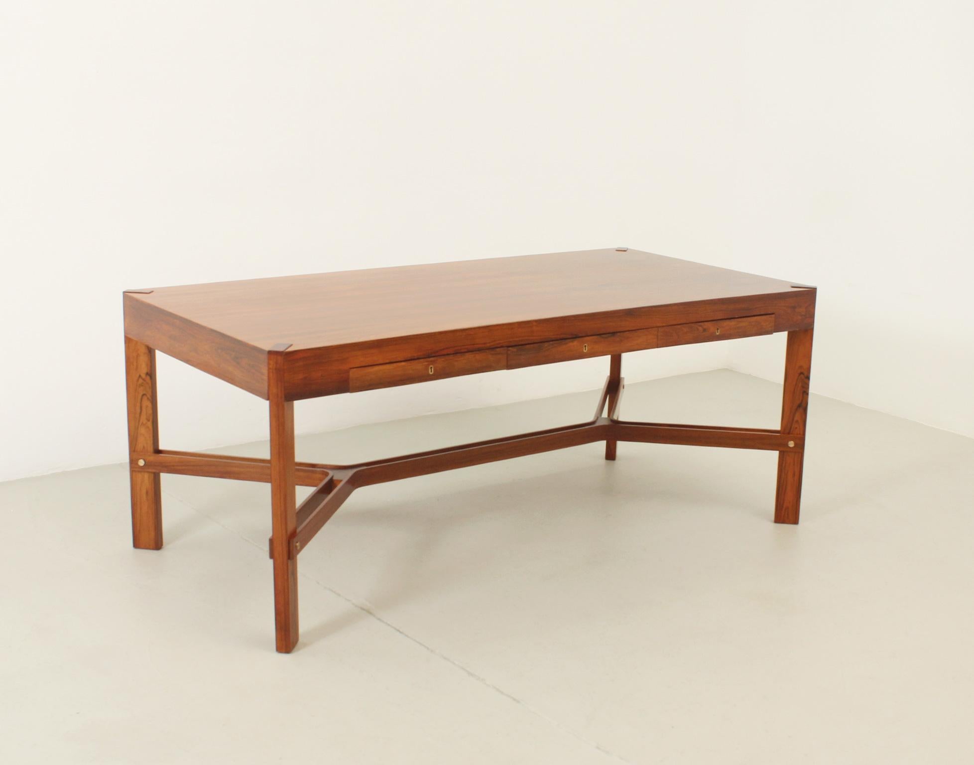 Norvégien Grand bureau scandinave des années 1970 en vente