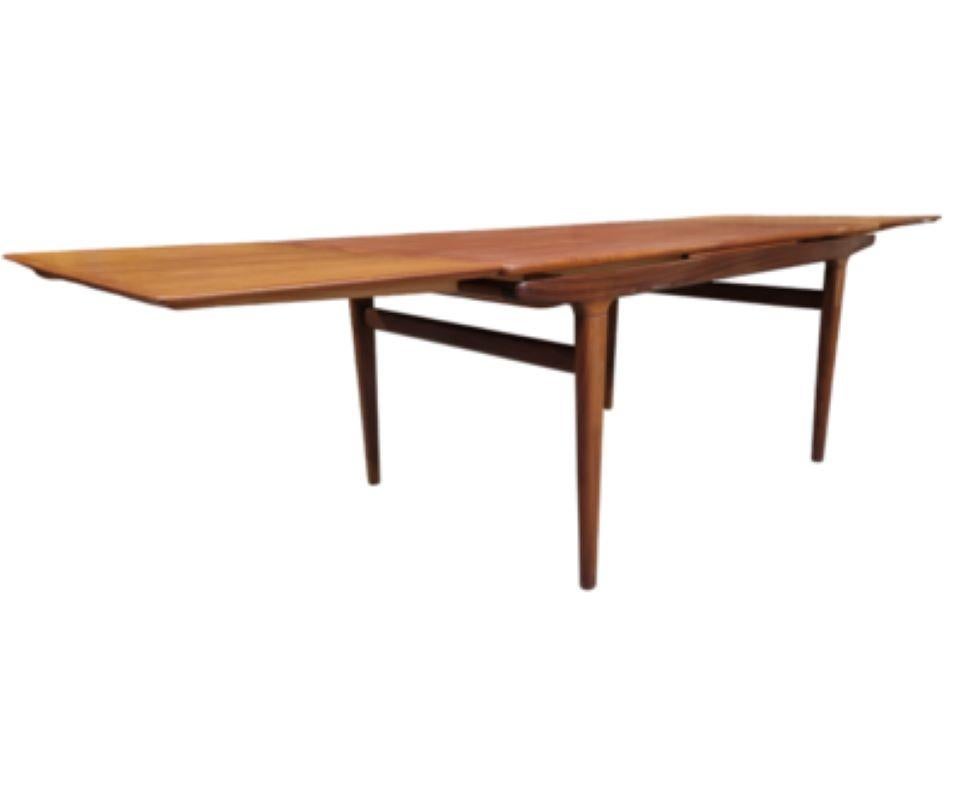 Late 20th Century Large Scandinavian dining table by Johannès Andersen, Denmark 70's For Sale