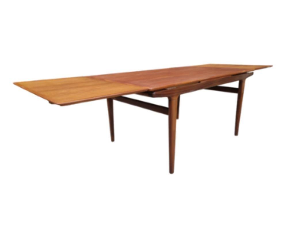 Large Scandinavian dining table by Johannès Andersen, Denmark 70's For Sale 1
