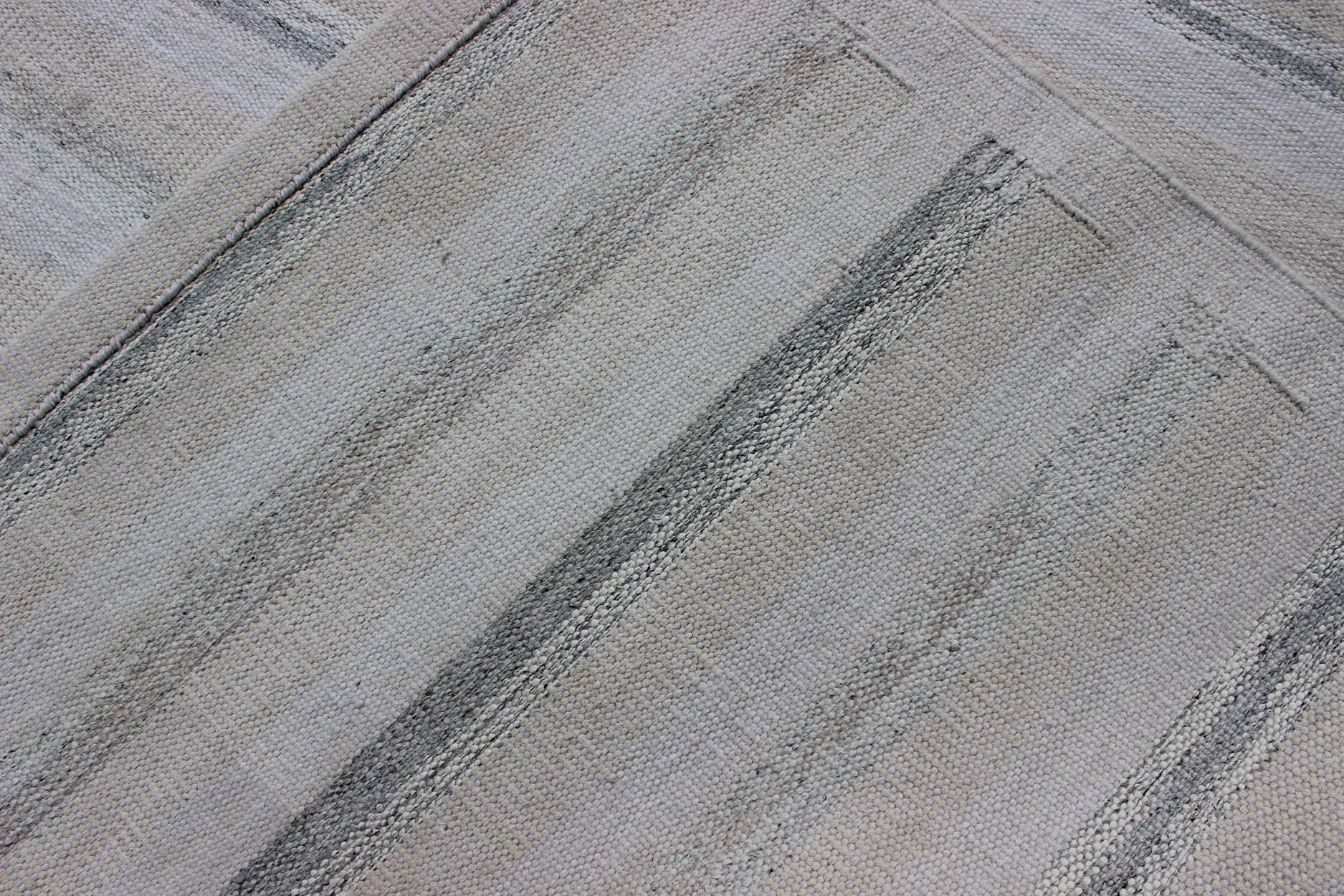 Large Scandinavian Flat-Weave Design Rug with Minimalist Stripe Design in Gray For Sale 3