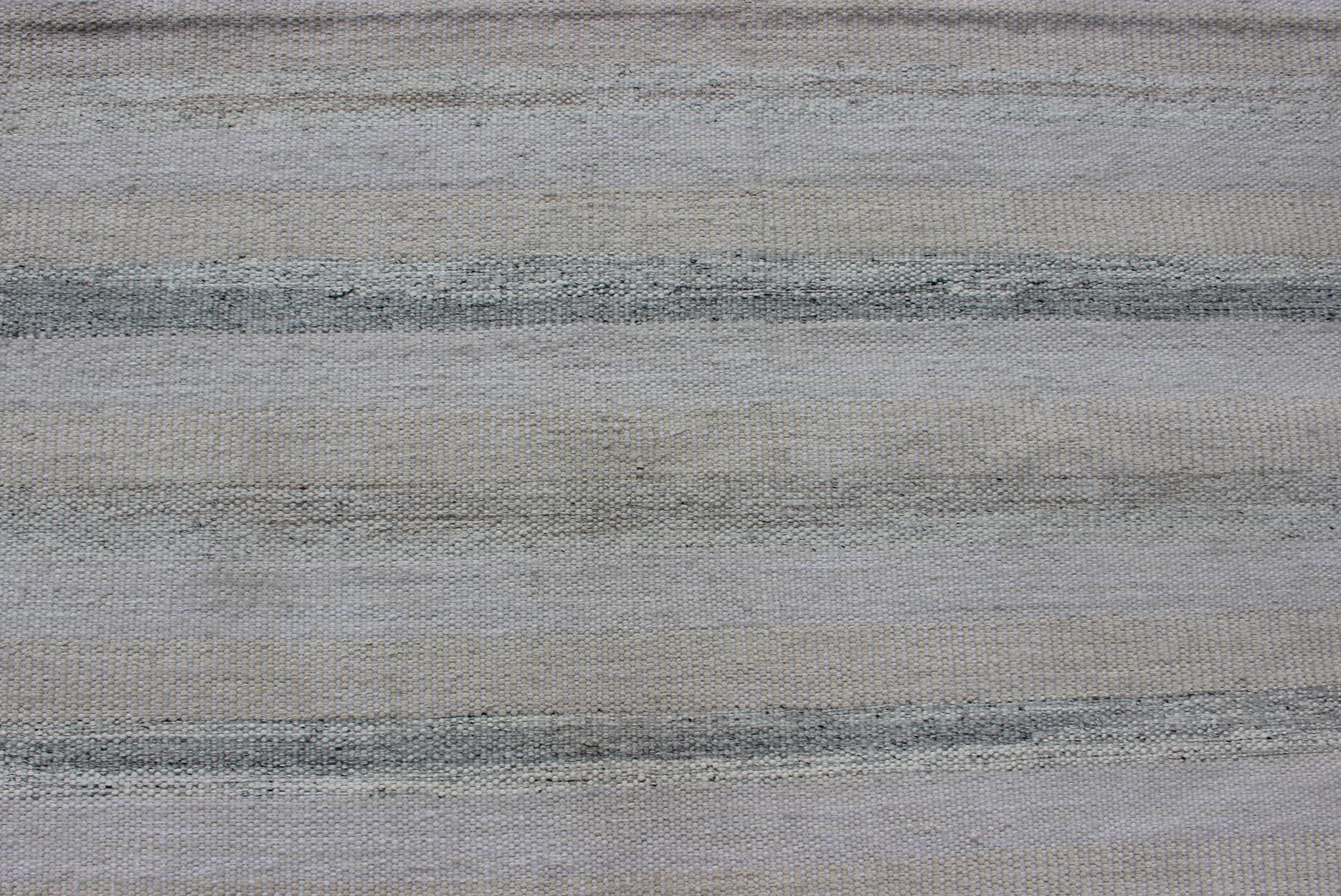 Contemporary Large Scandinavian Flat-Weave Design Rug with Minimalist Stripe Design in Gray For Sale