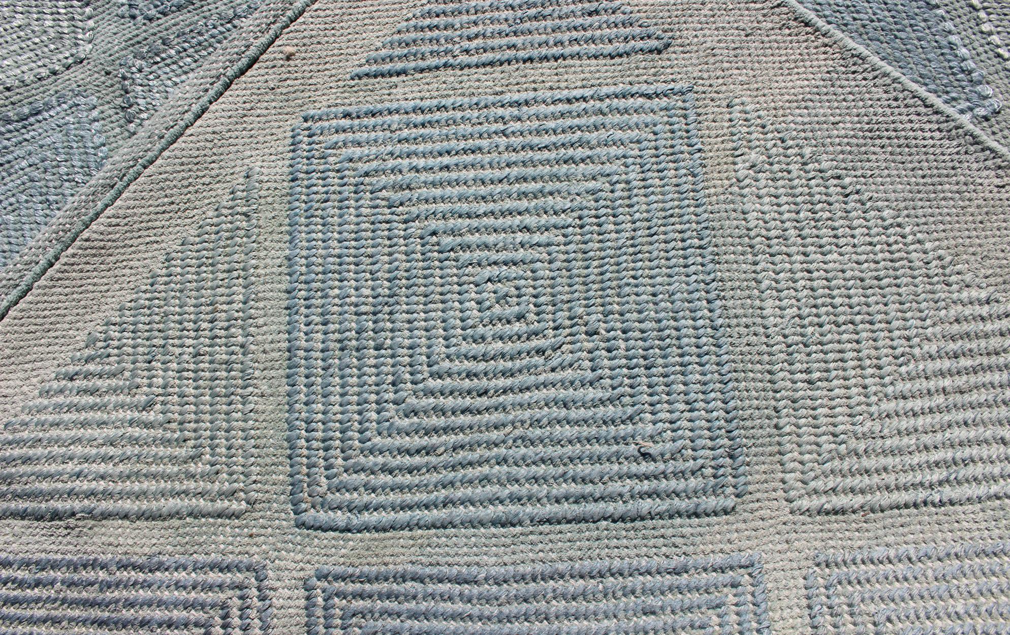 Keivan Woven Arts grand tapis d'inspiration scandinave en bleu, brun clair et vert en vente 3