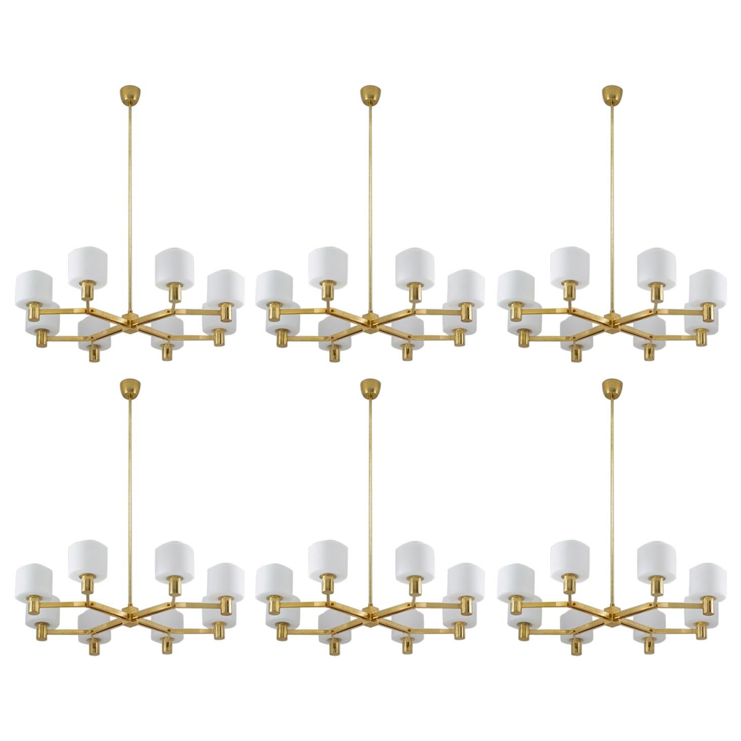Grandi lampadari scandinavi del Medioevo in ottone e vetro