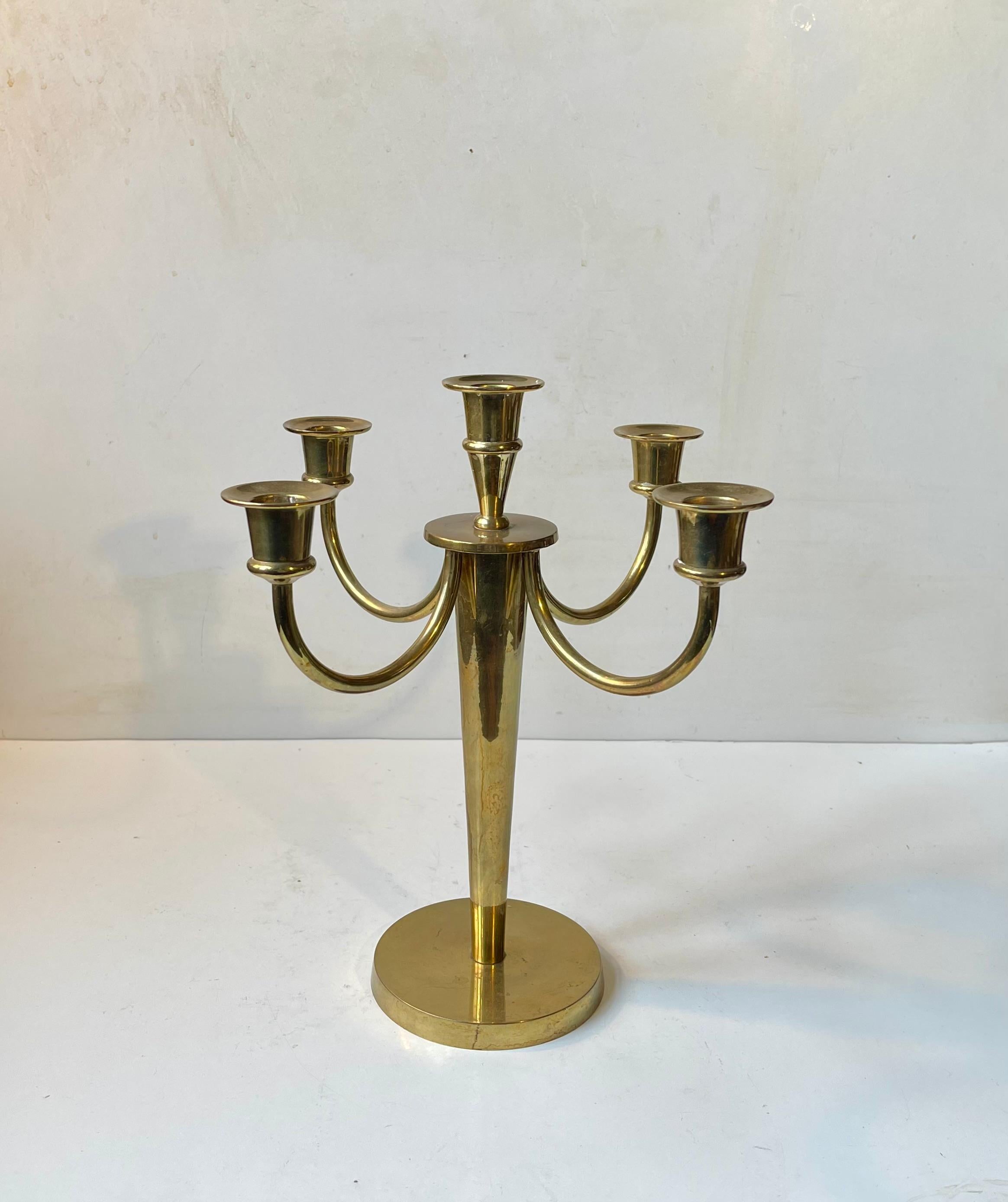 Scandinave moderne Grand chandelier scandinave en laiton du milieu du siècle, années 1960 en vente