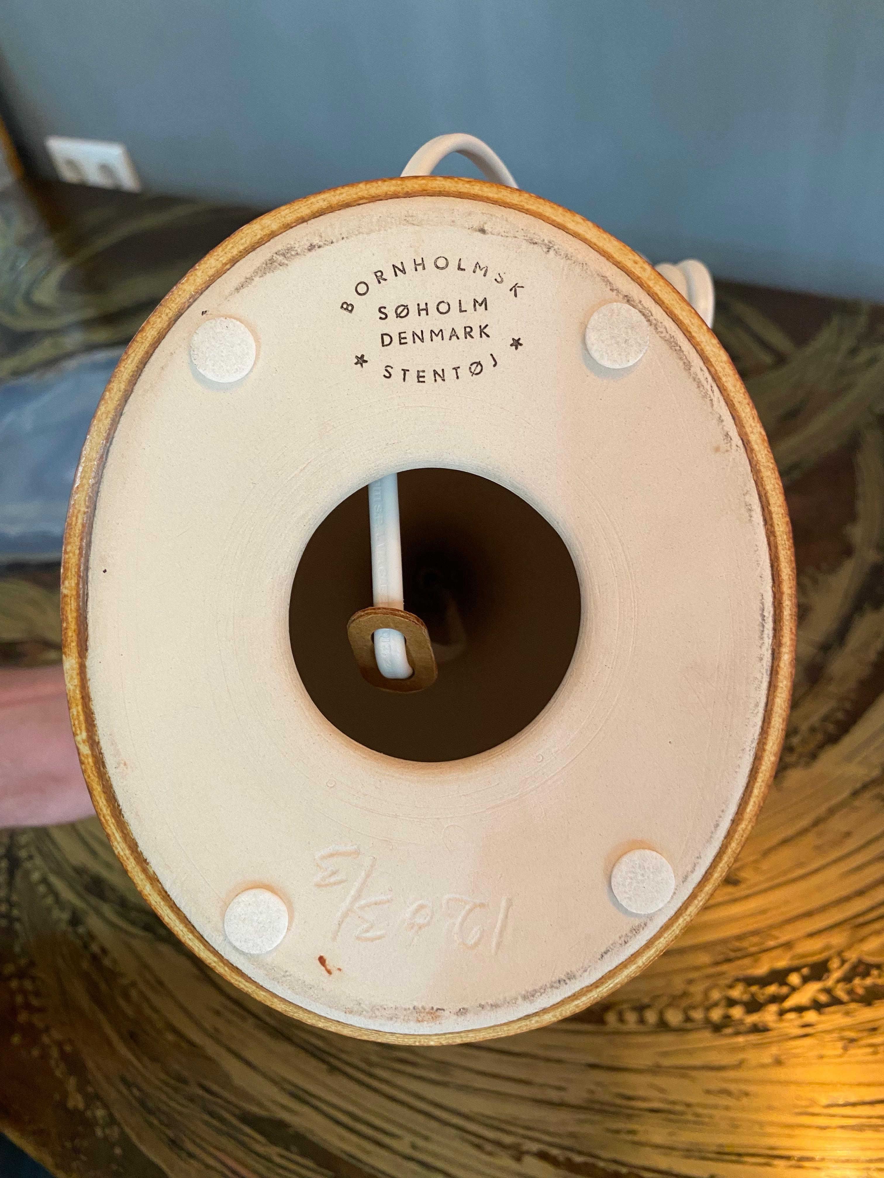 Grande coppia di lampade da tavolo moderne scandinave in ceramica smaltata marrone beige di Soholm in vendita 4