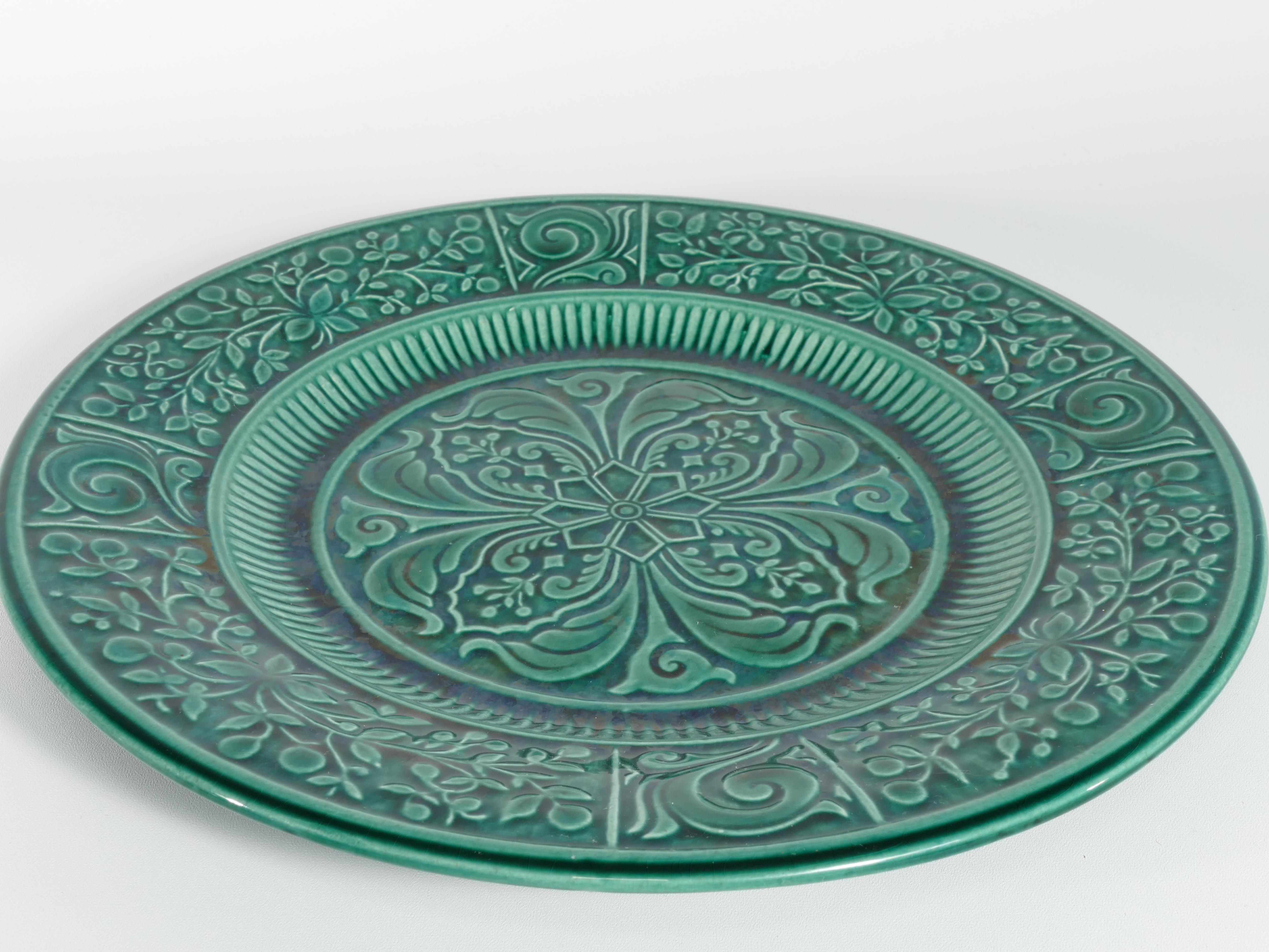 Mid-20th Century Large Scandinavian Modern Green Plate, Arol Ceramic, Halden Norway, 1950s For Sale