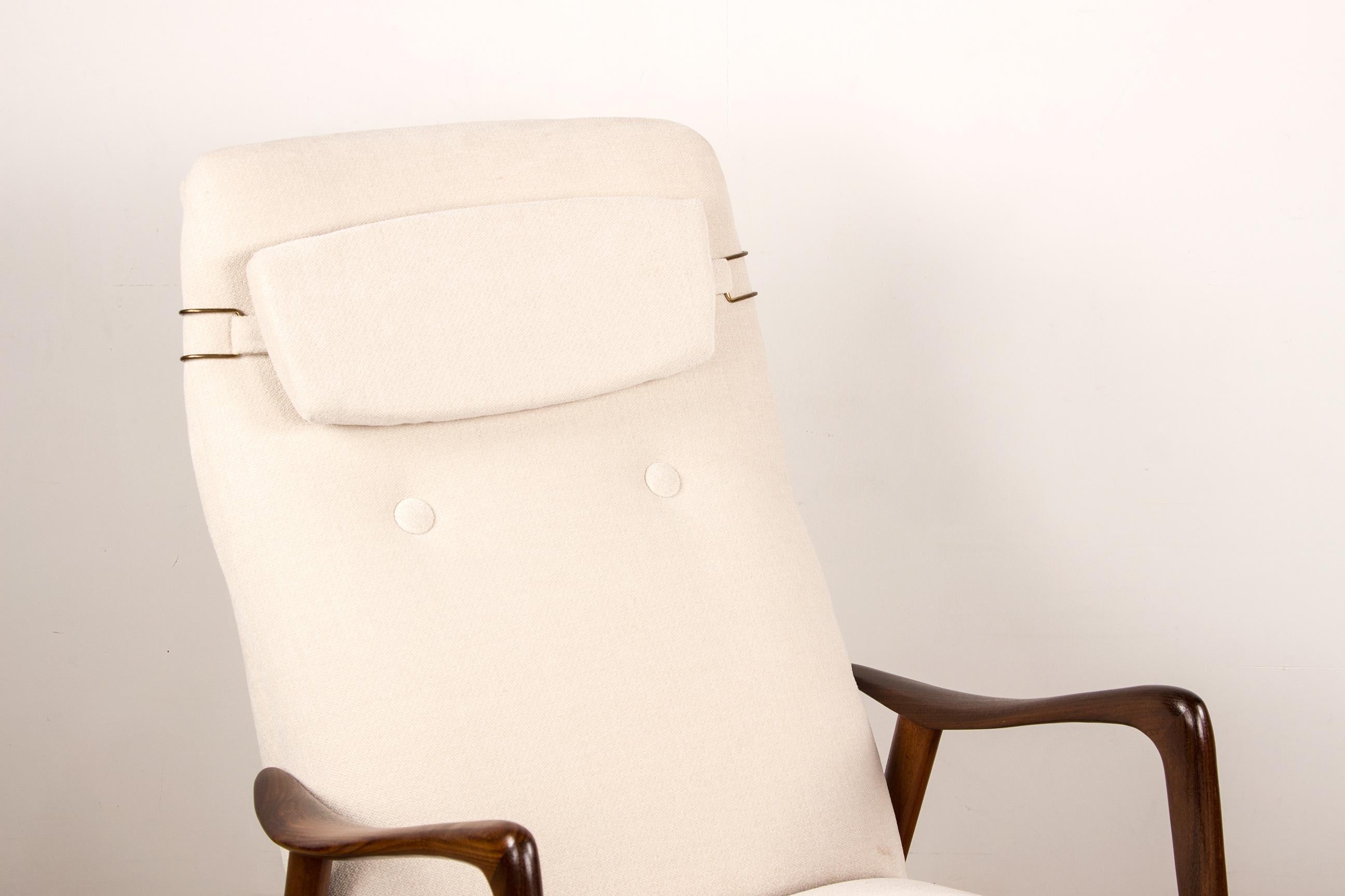 Teck Grand fauteuil scandinave en teck avec poufs par Folke Ohlsson pour Westnofa 196 en vente