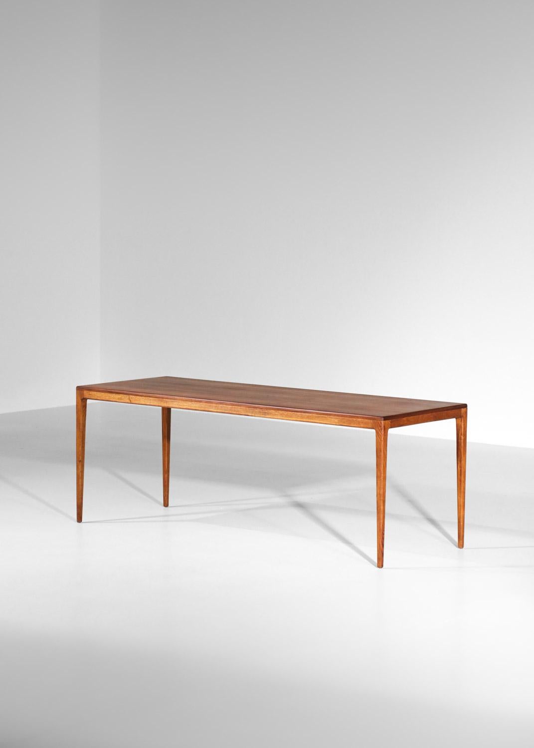 Grande table basse scandinave en teck au design danois vintage, années 60  en vente 3