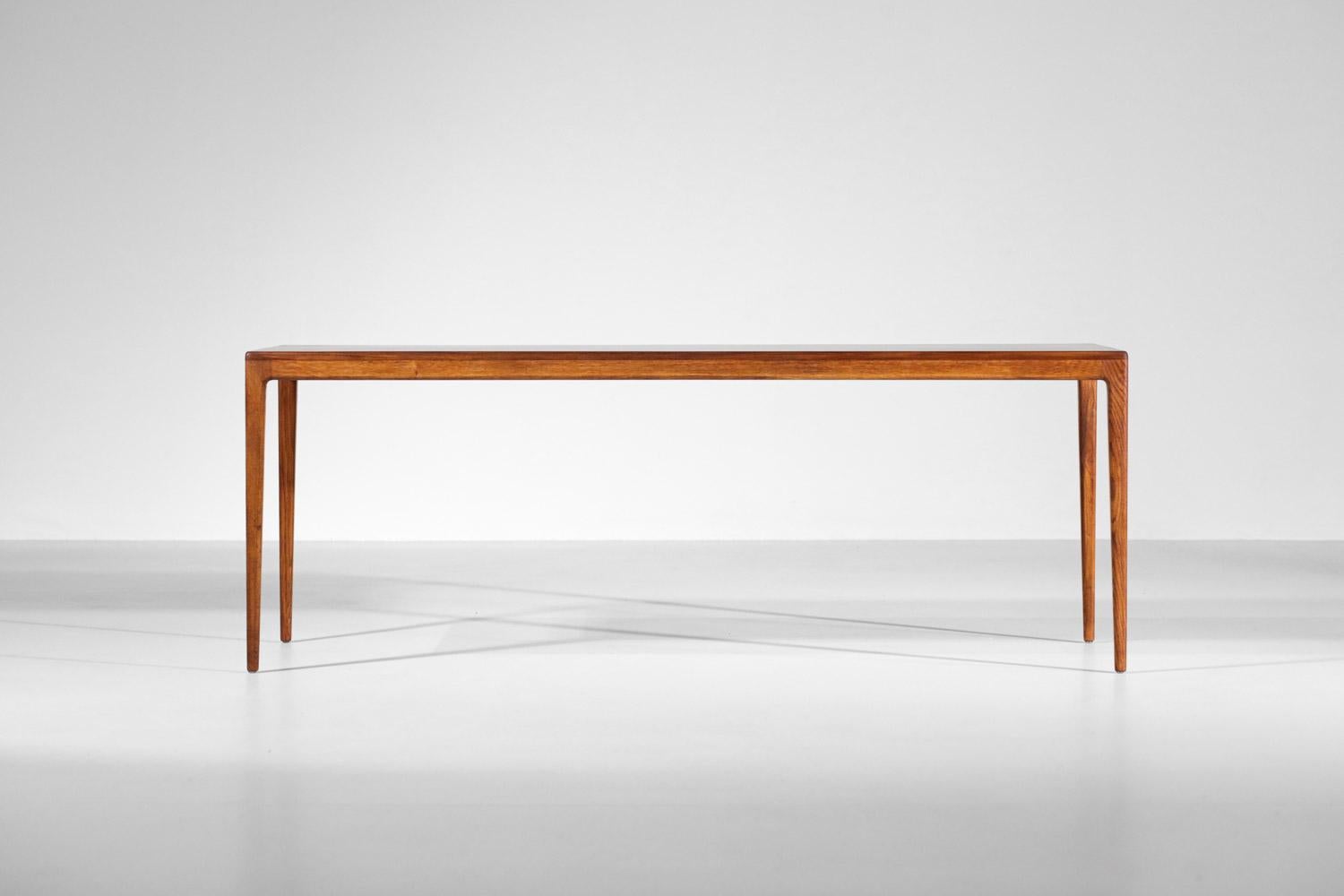 Mid-Century Modern Grande table basse scandinave en teck au design danois vintage, années 60  en vente