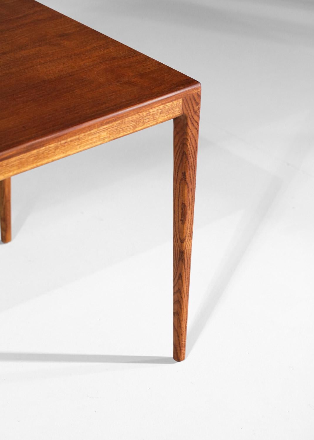 Suédois Grande table basse scandinave en teck au design danois vintage, années 60  en vente