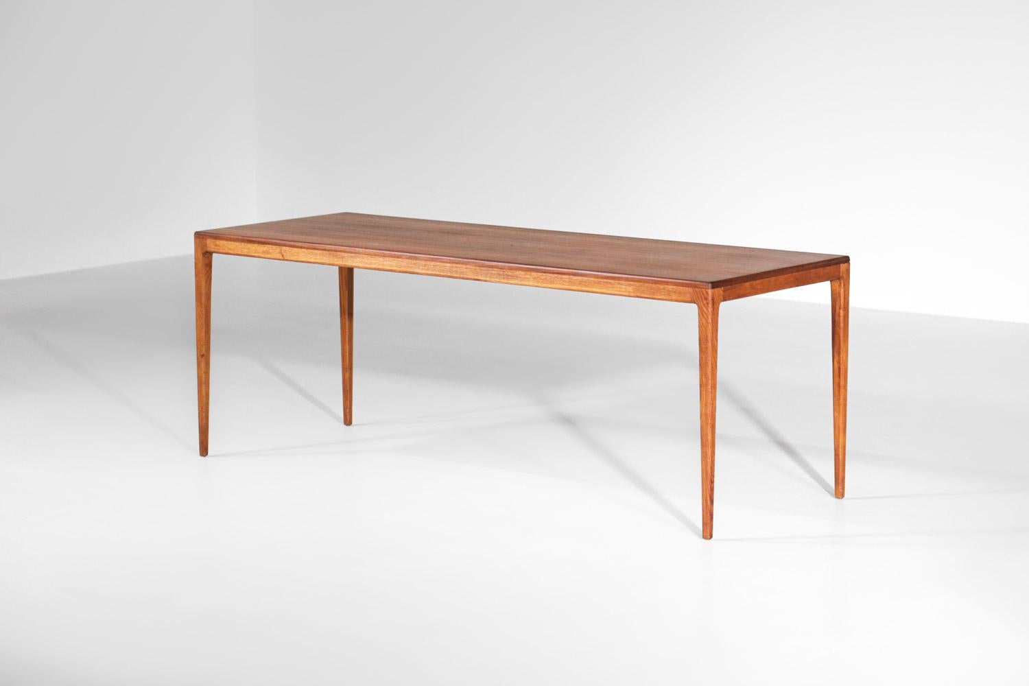 Fait main Grande table basse scandinave en teck au design danois vintage, années 60  en vente