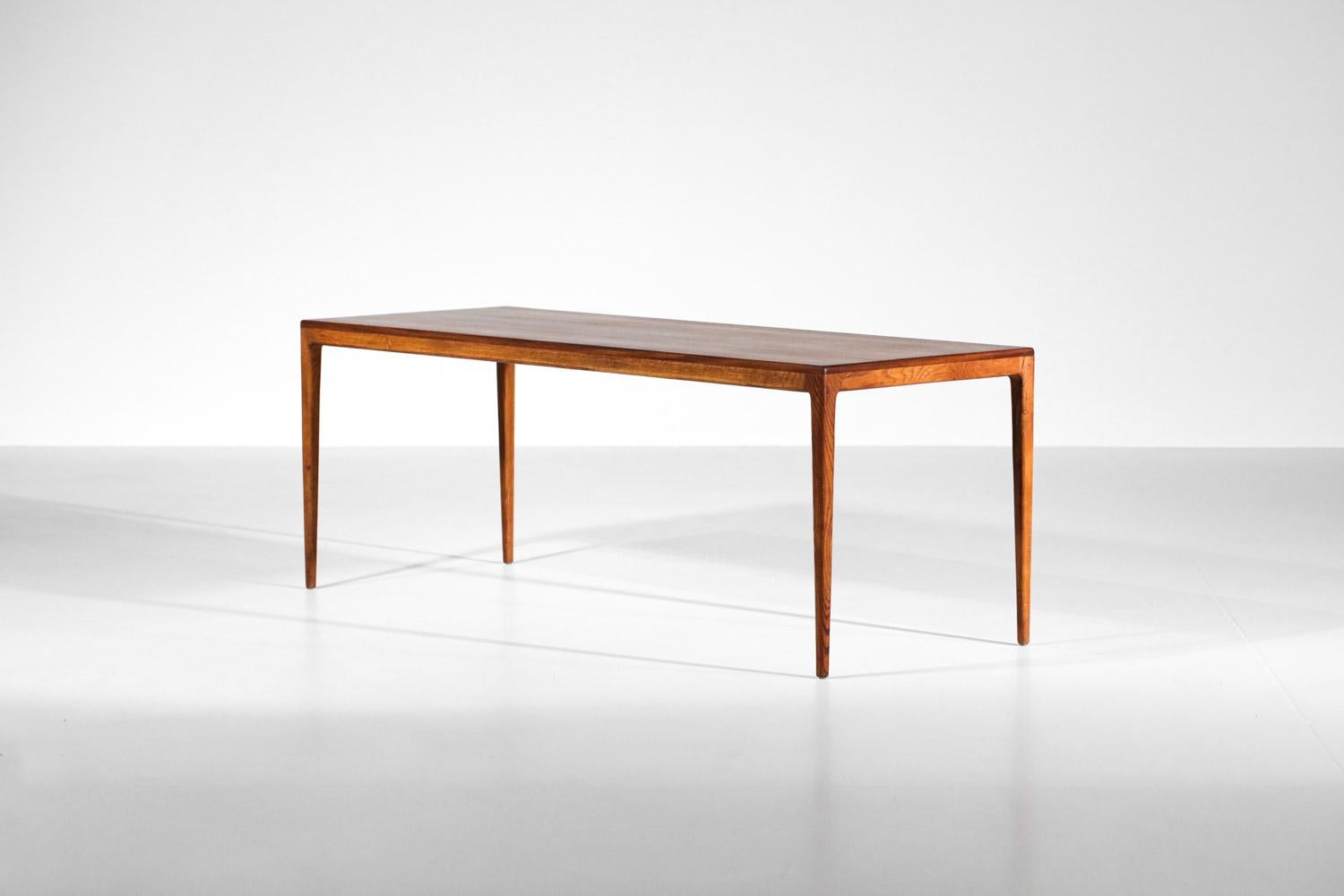 Teck Grande table basse scandinave en teck au design danois vintage, années 60  en vente