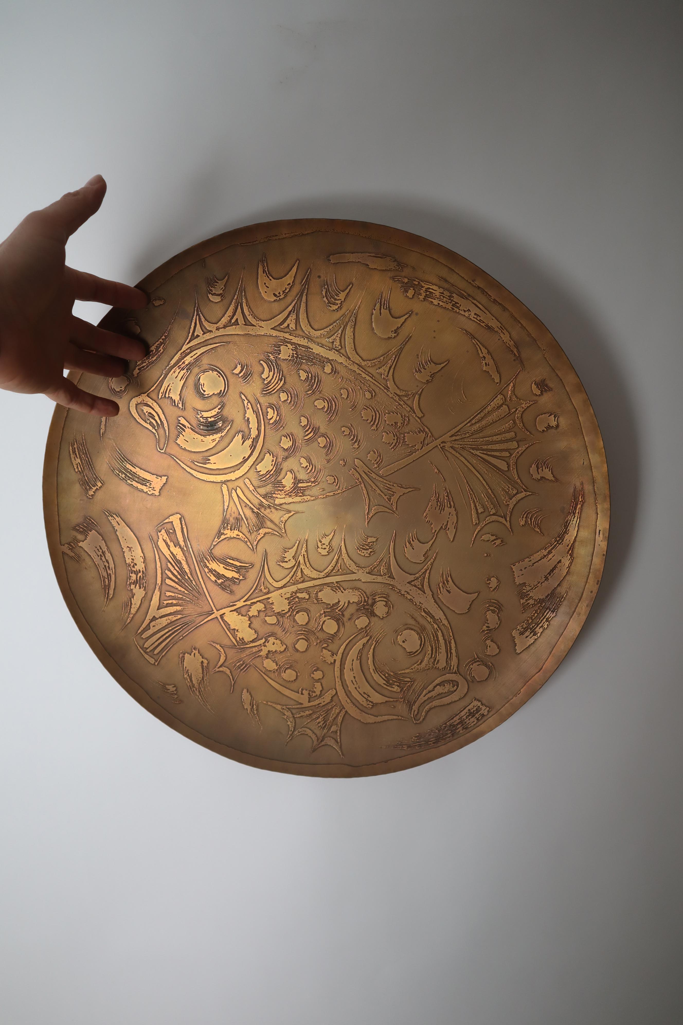 Large Scandinavian Wall Plate with two Fishes Attributed to Björn Wiinblad In Excellent Condition For Sale In Hannover, DE