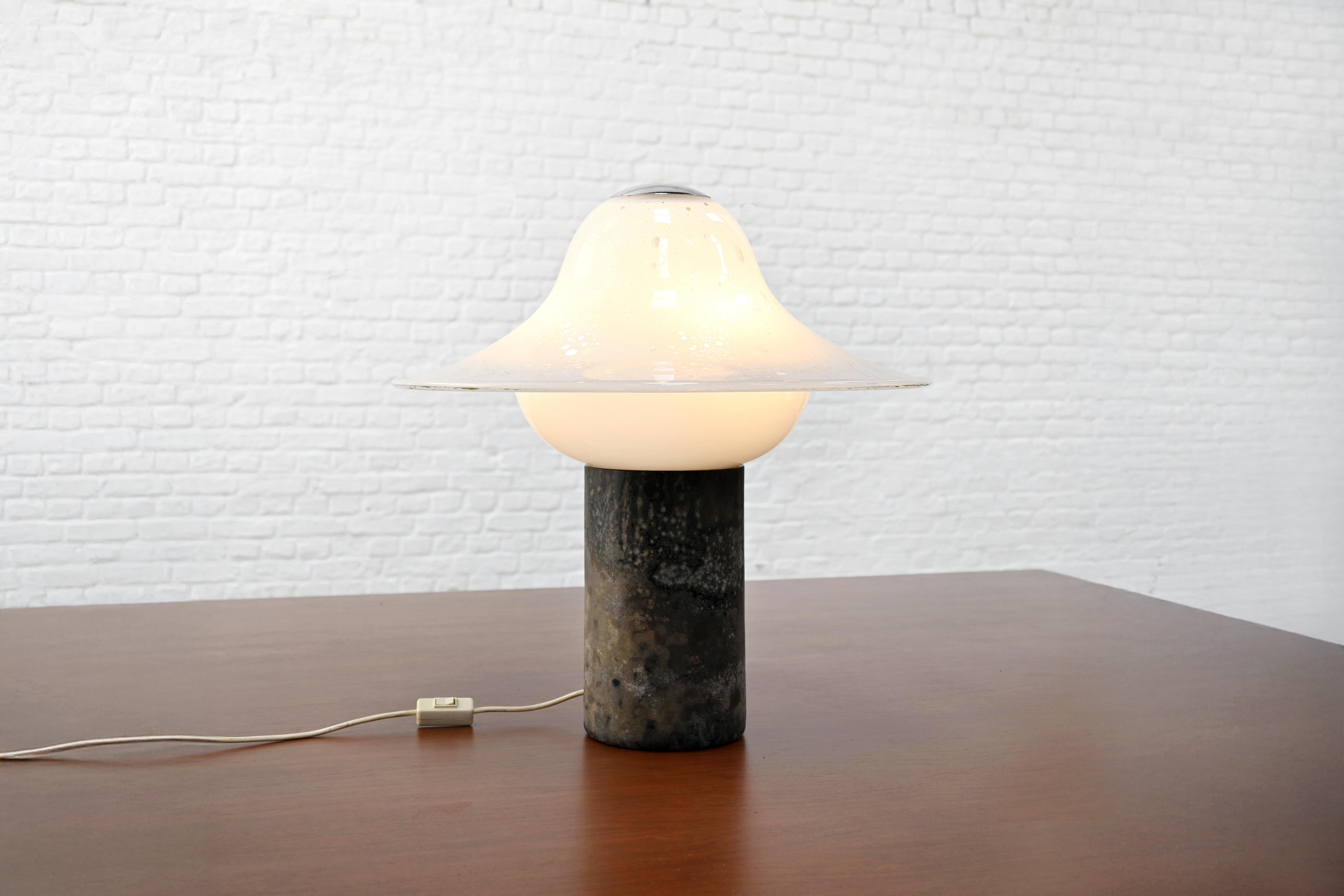 Gran lámpara de sobremesa de cristal de Murano Scavo de Alfredo Barbini, Italia Años 70 Moderno de mediados de siglo en venta