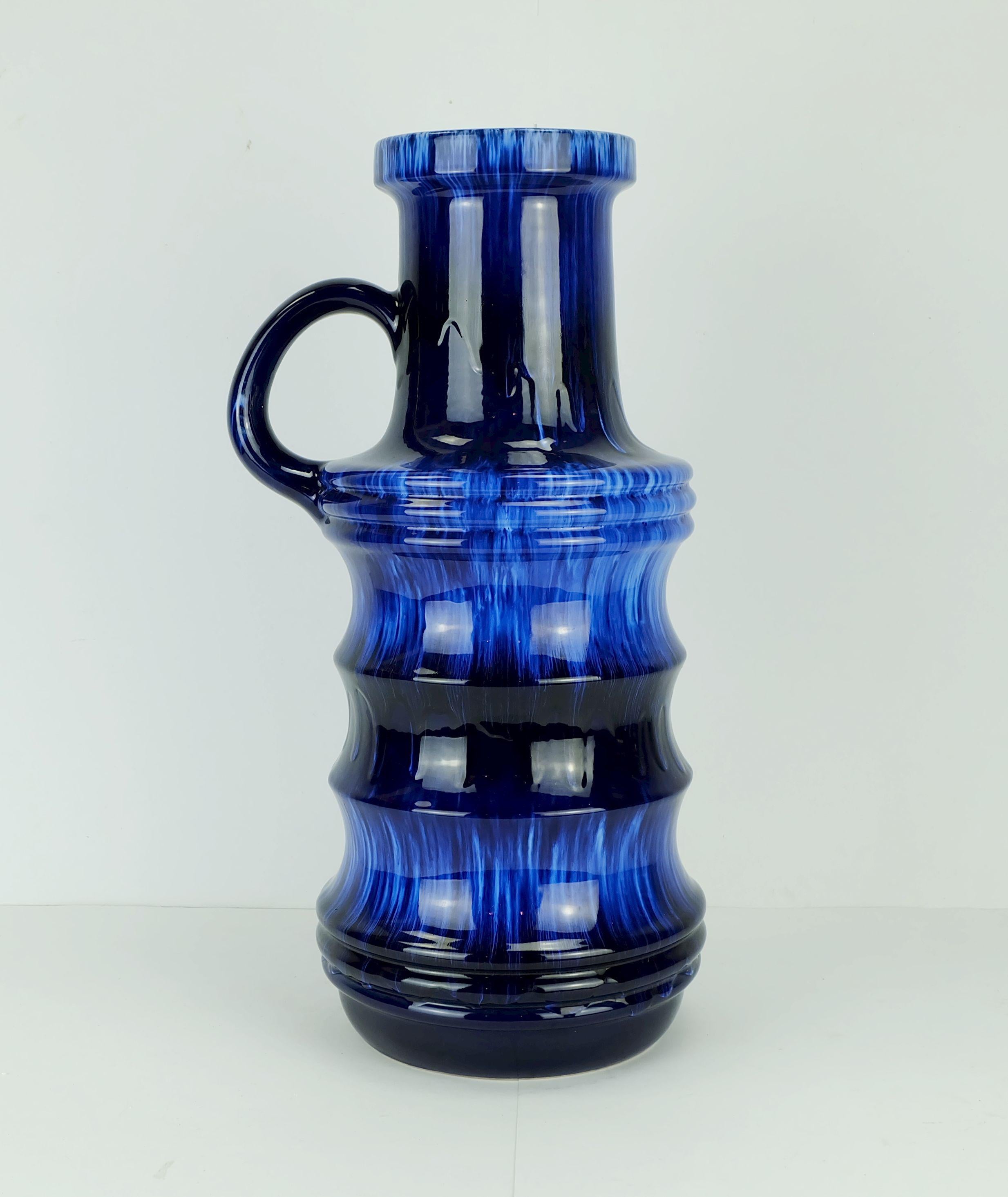 Allemand Grande glaçure à gouttes FLOORVASE en céramique de scheurich différentes nuances de bleu n° 427-47 en vente