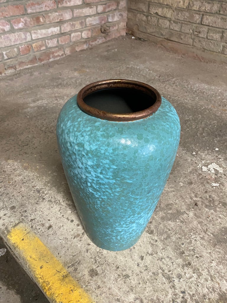 Large Scheurich West Germany Speckled Art Pottery Vase In Good Condition For Sale In Garnerville, NY