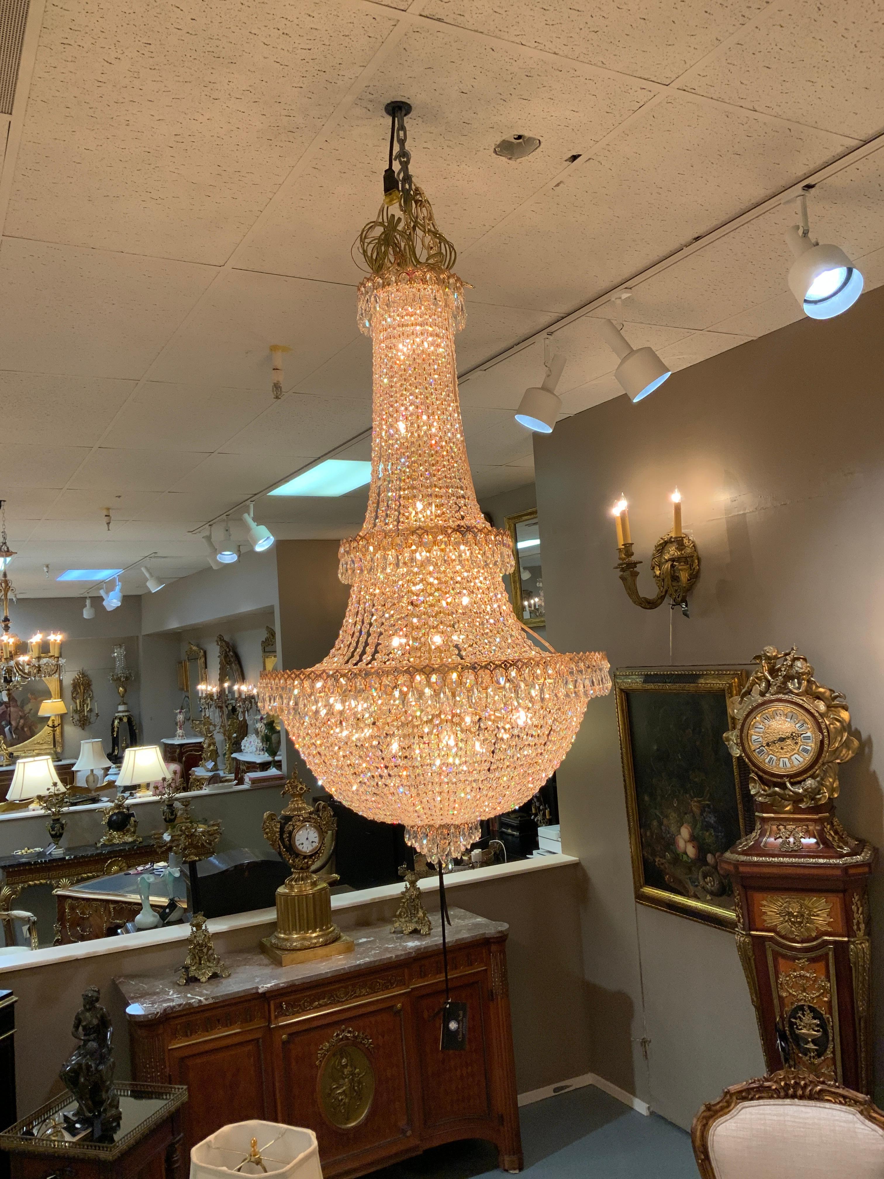 Austriaco Grande lampadario in cristallo Schoenbeck in stile impero in vendita