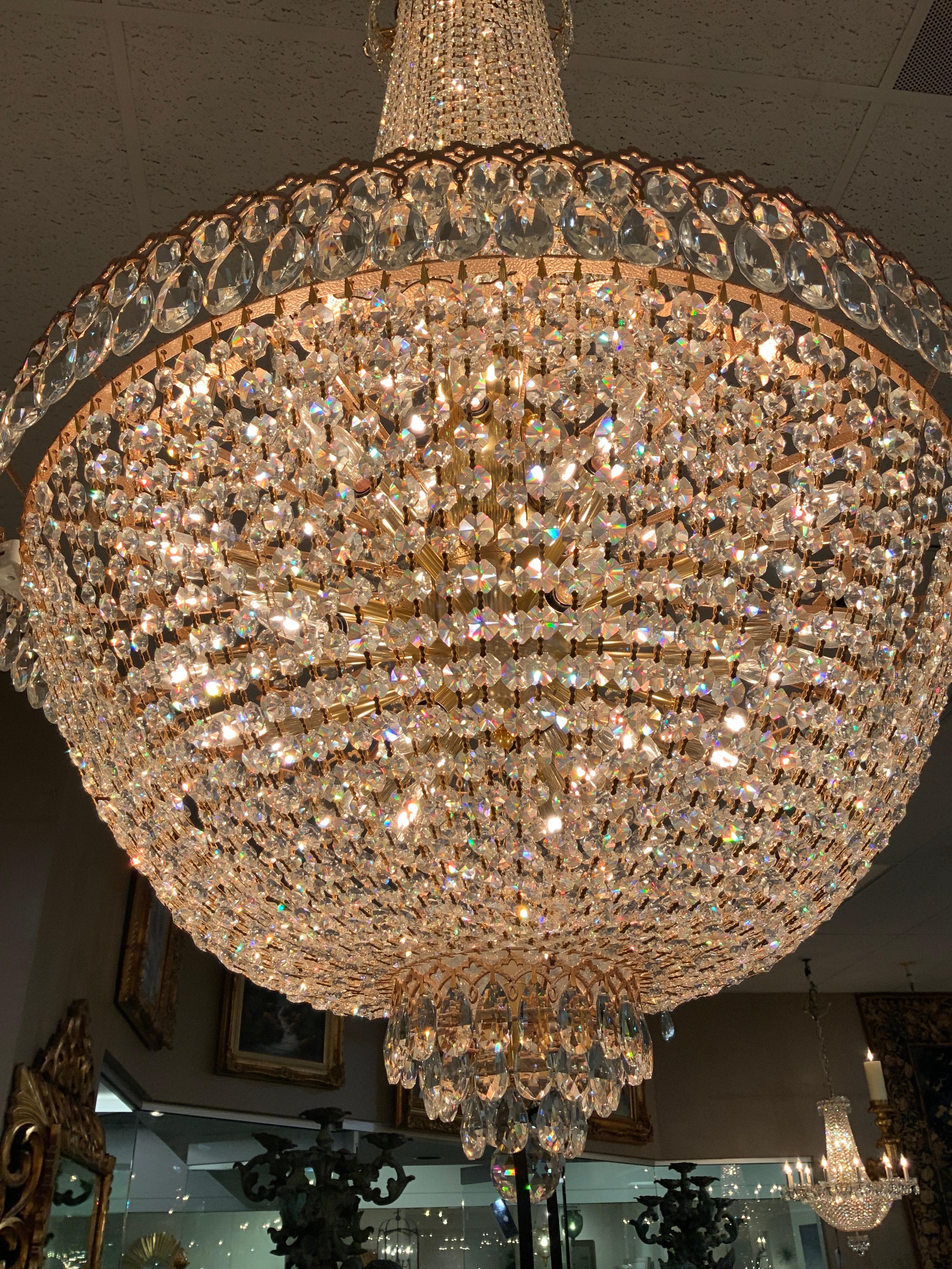 XXI secolo e contemporaneo Grande lampadario in cristallo Schoenbeck in stile impero in vendita