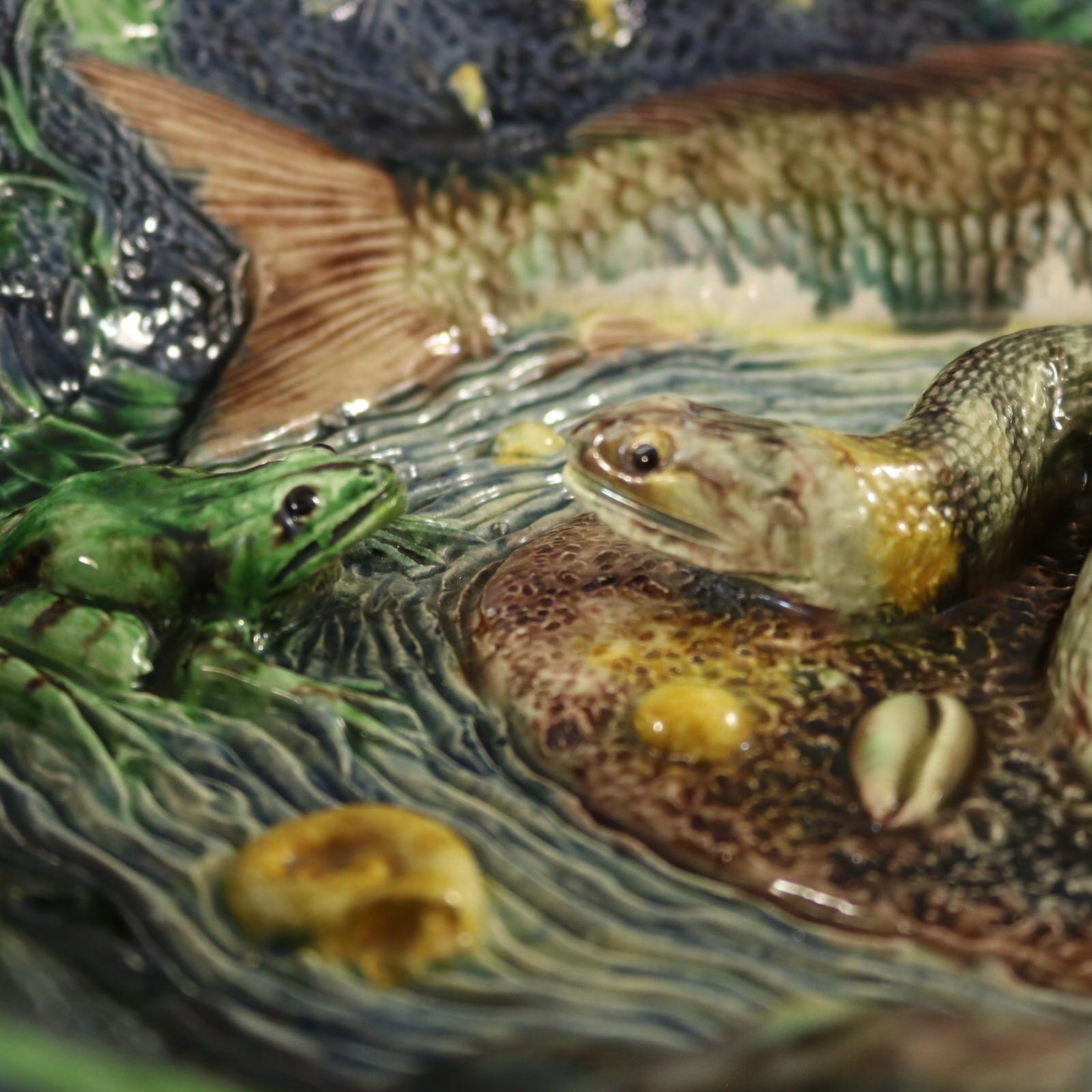 Large School of Paris Palissy Majolica Wall Platter With Snake And Fish For Sale 10