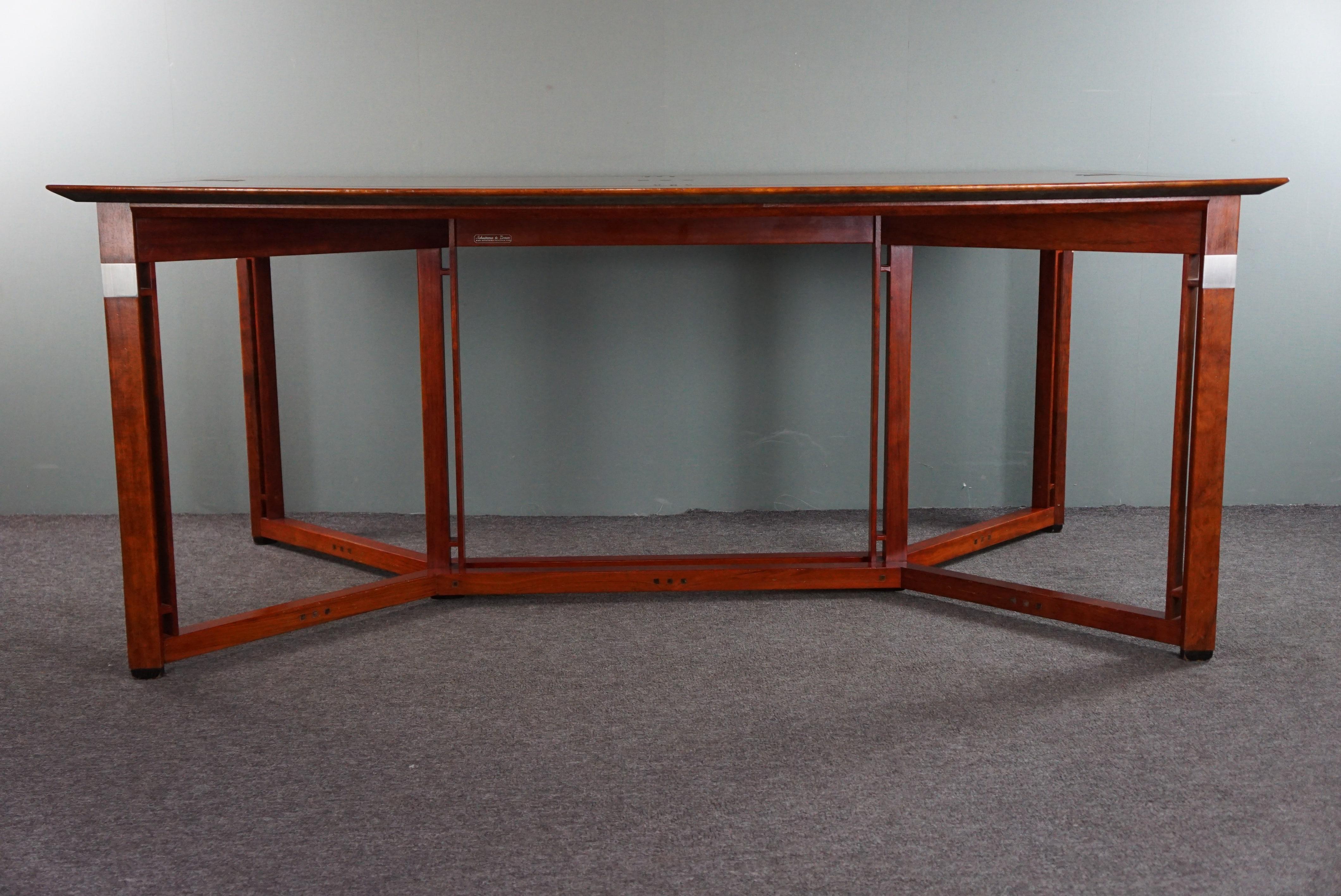 Wood Large Schuitema dining table from the Decoforma series in good condition For Sale