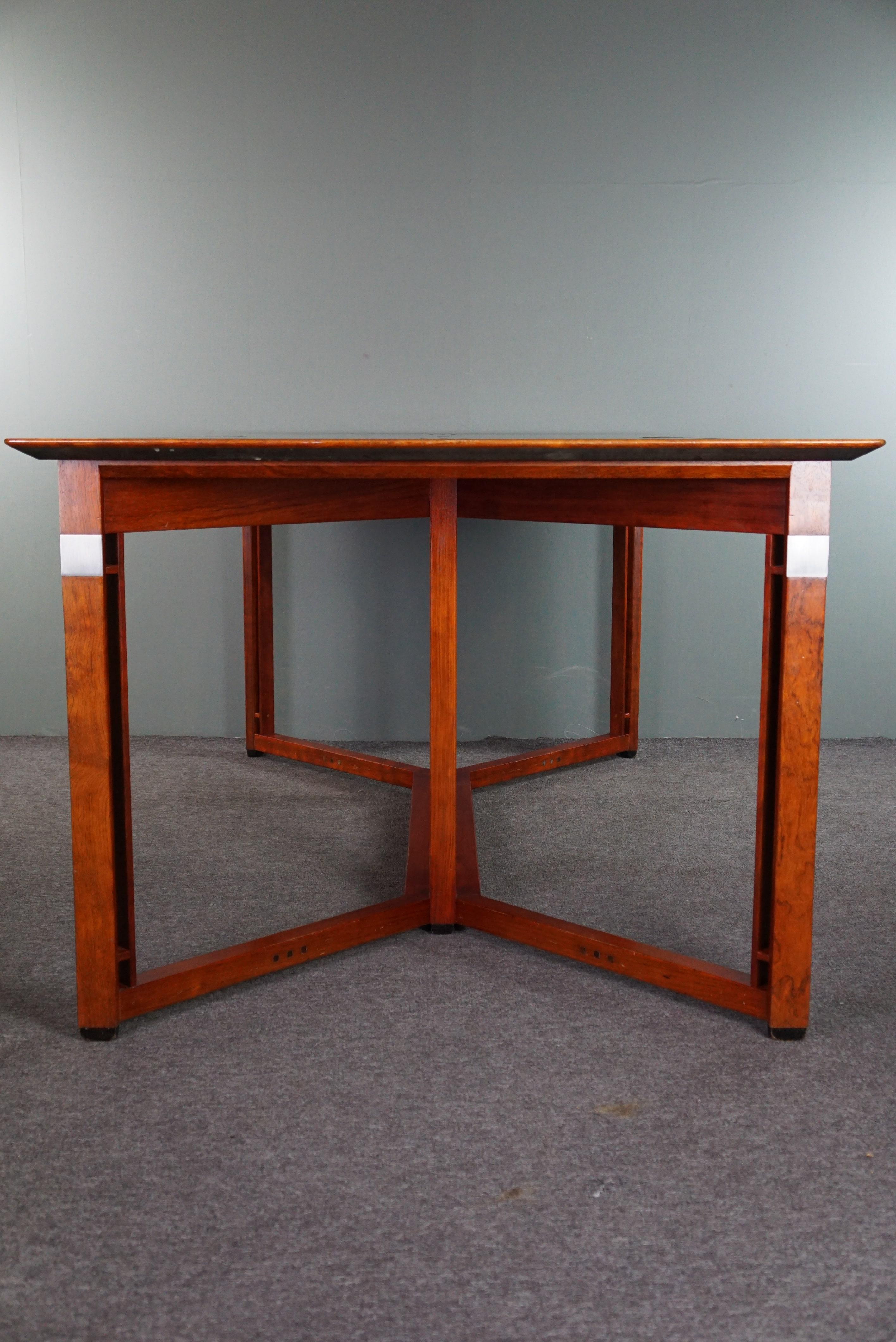 20th Century Large Schuitema dining table from the Decoforma series in good condition For Sale