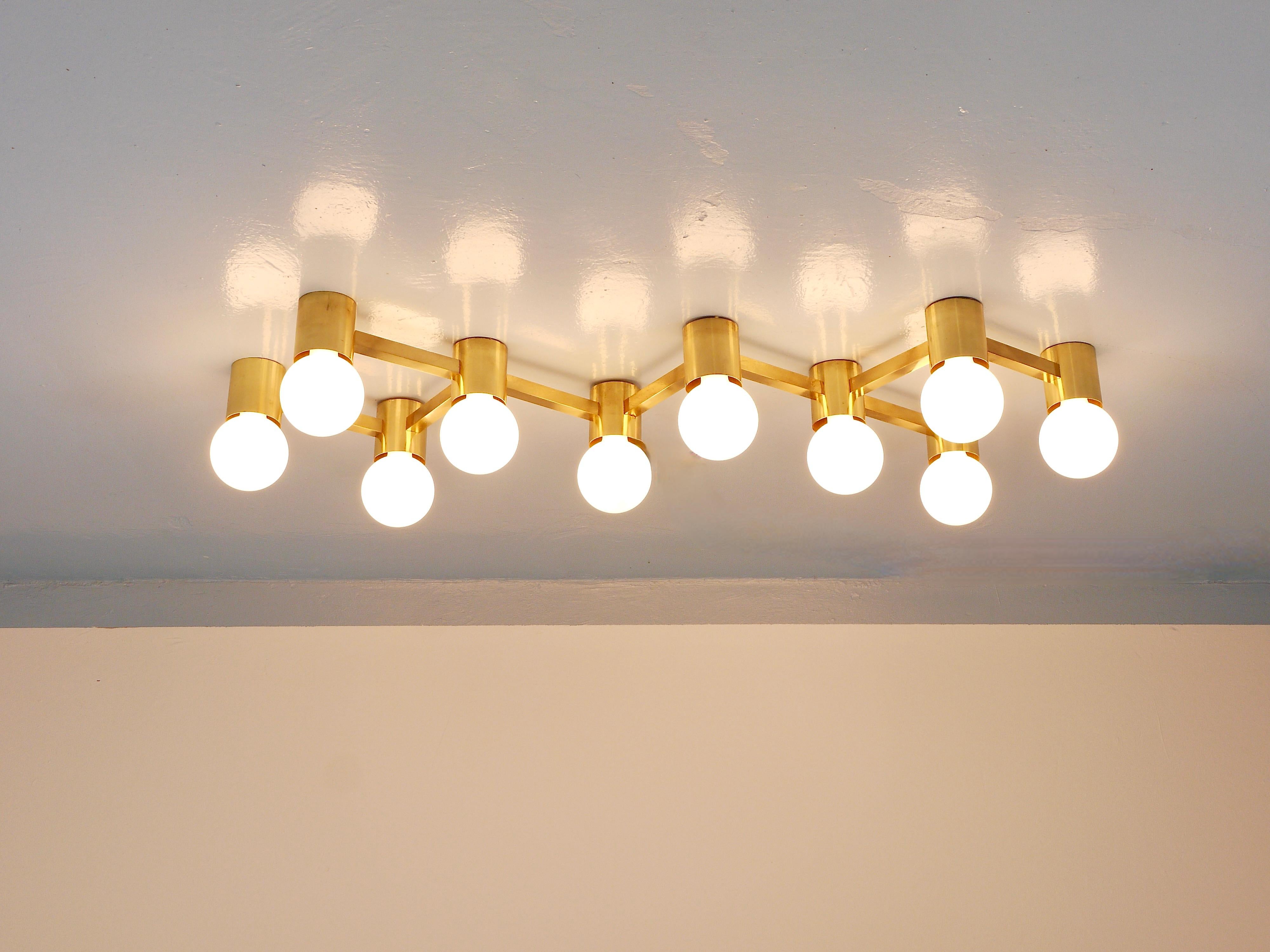 Große Sciolari-Stil ZigZag Messing Deckenleuchte & Wandleuchte, Österreich, 1970er Jahre im Zustand „Gut“ im Angebot in Vienna, AT