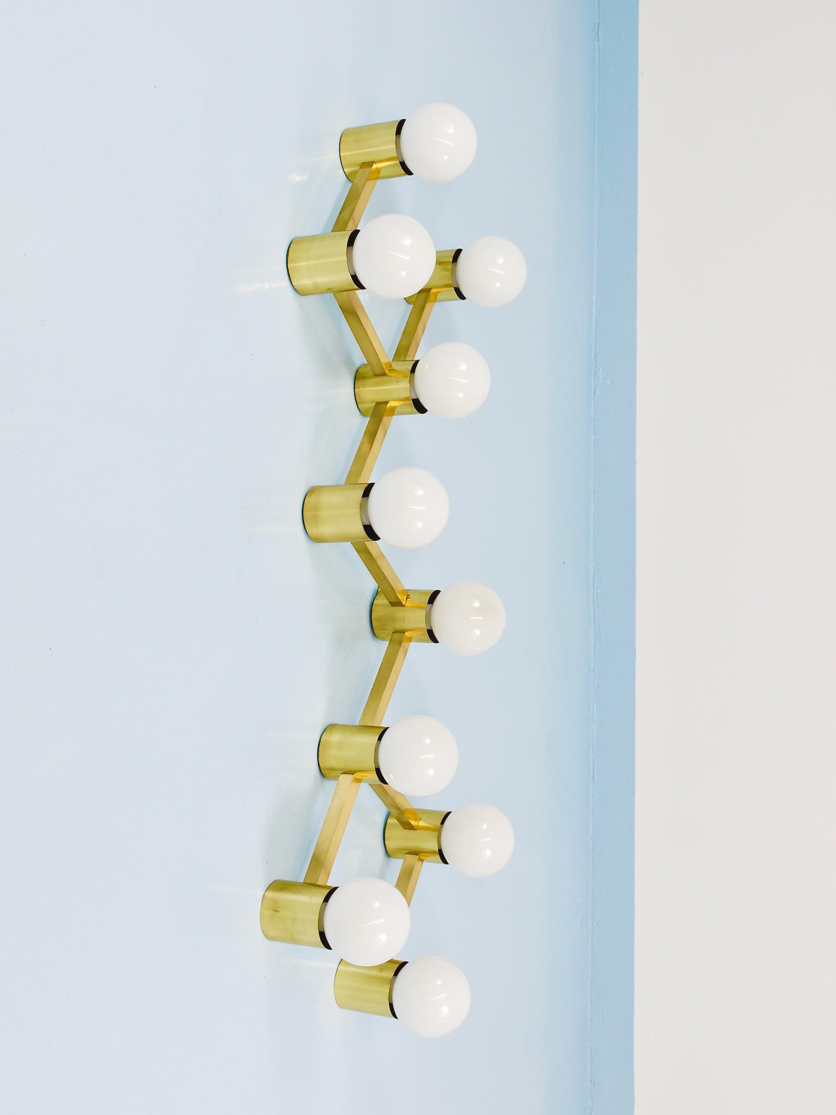 Große Sciolari-Stil ZigZag Messing Deckenleuchte & Wandleuchte, Österreich, 1970er Jahre im Angebot 1